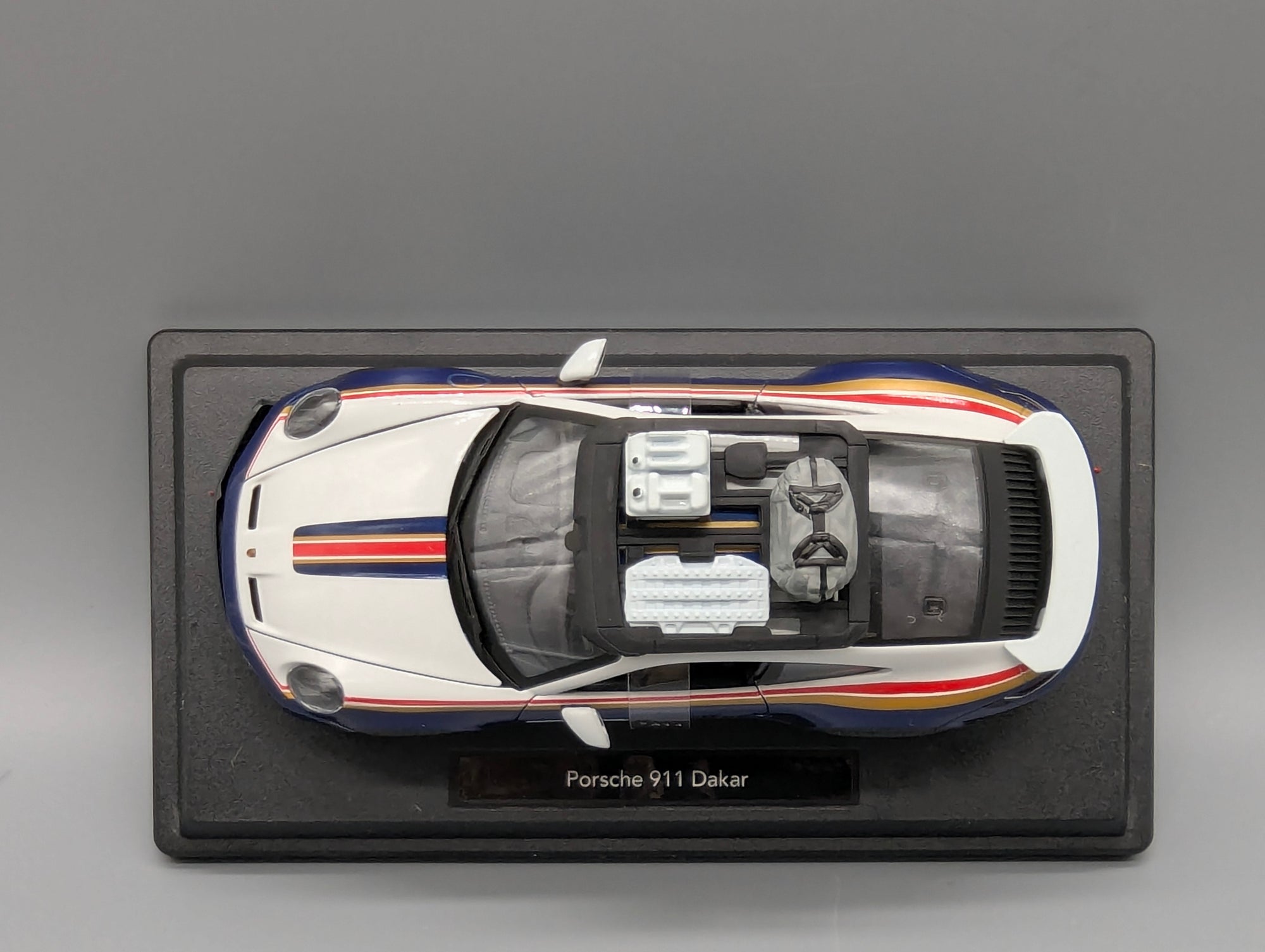 Modellautos 1:24 Bburago Porsche 911 Dakar #953 mit Dealer OVP