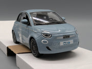 Modellautos 1:24 Bburago Fiat 500e Blau 2023 mit OVP