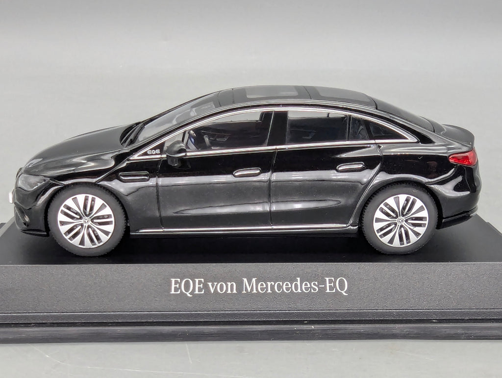 Modellautos 1:43 Herpa Mercedes Benz EQE Obsidianschwarz Schwarz Dealer OVP