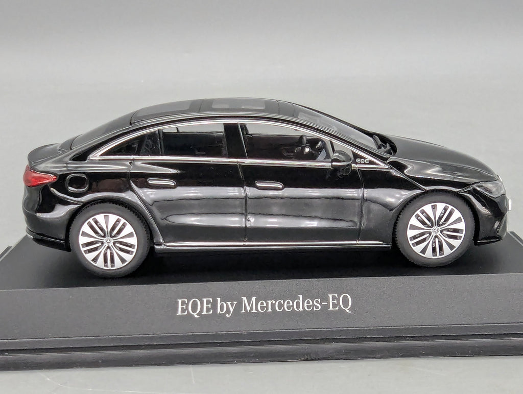 Modellautos 1:43 Herpa Mercedes Benz EQE Obsidianschwarz Schwarz Dealer OVP