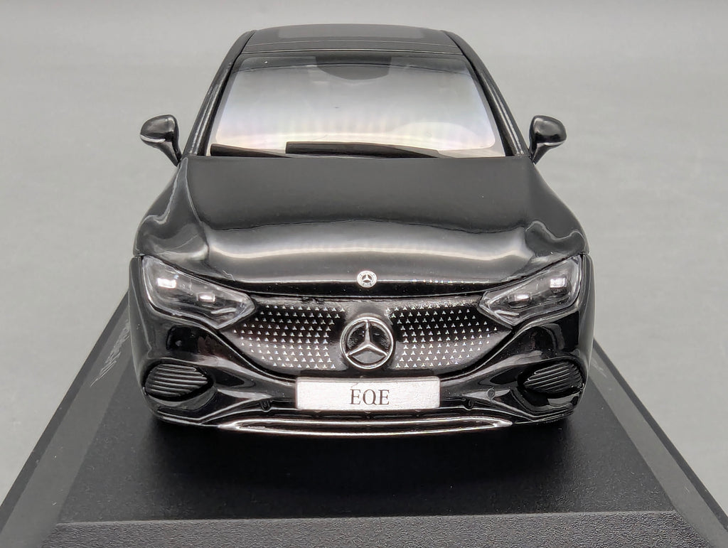 Modellautos 1:43 Herpa Mercedes Benz EQE Obsidianschwarz Schwarz Dealer OVP