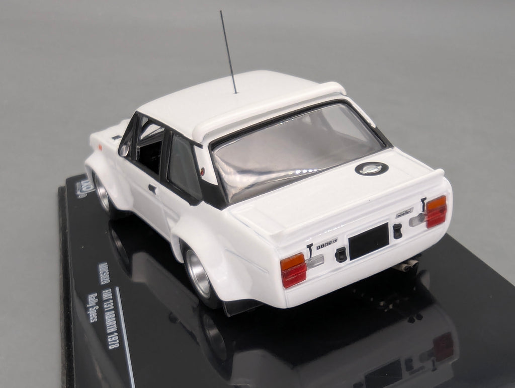 Coches en miniatura 1:43 Minichamps Mercedes Benz SL65 AMG Black Series Plata con embalaje original