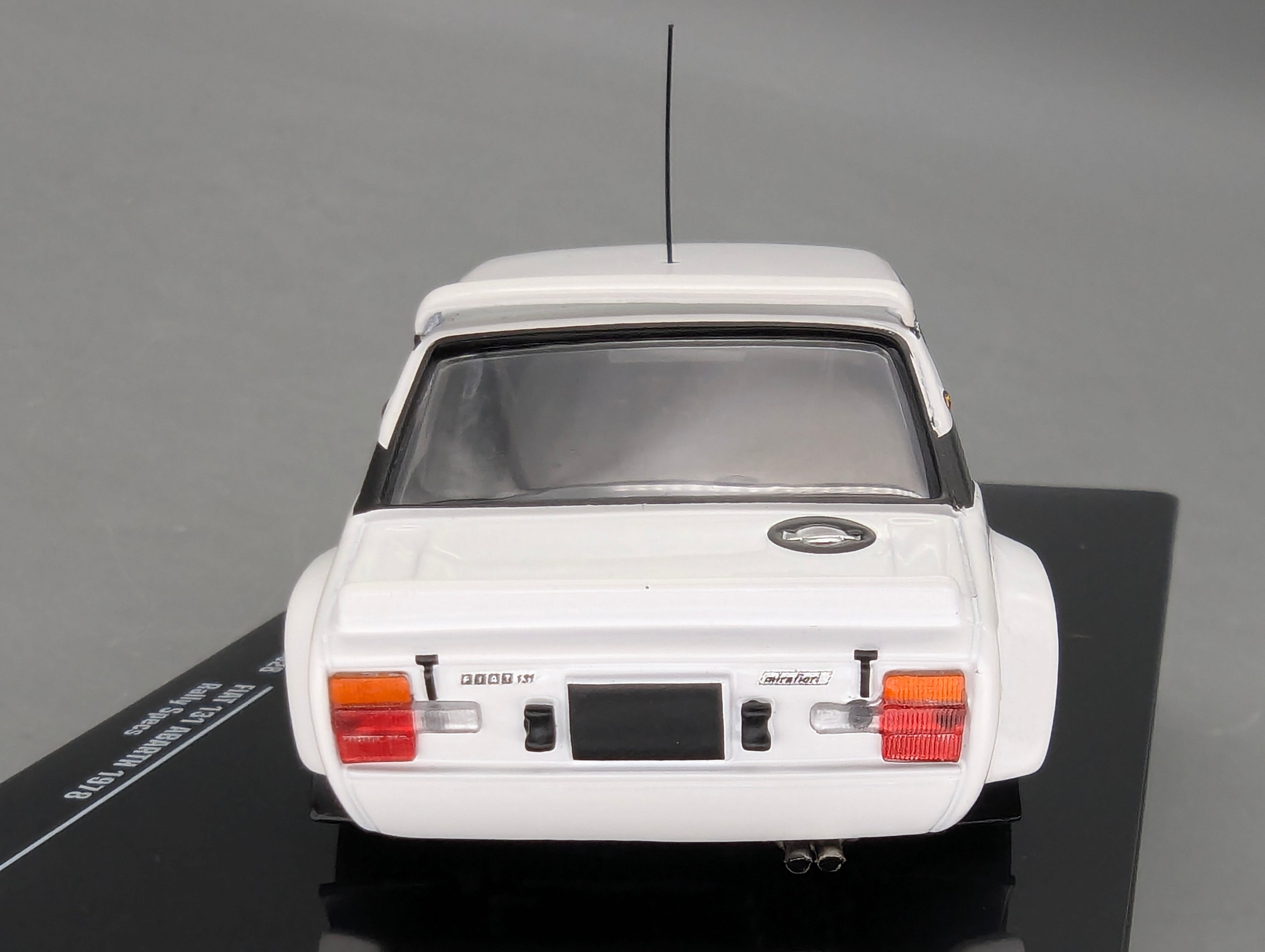 Coches en miniatura 1:43 Minichamps Mercedes Benz SL65 AMG Black Series Plata con embalaje original