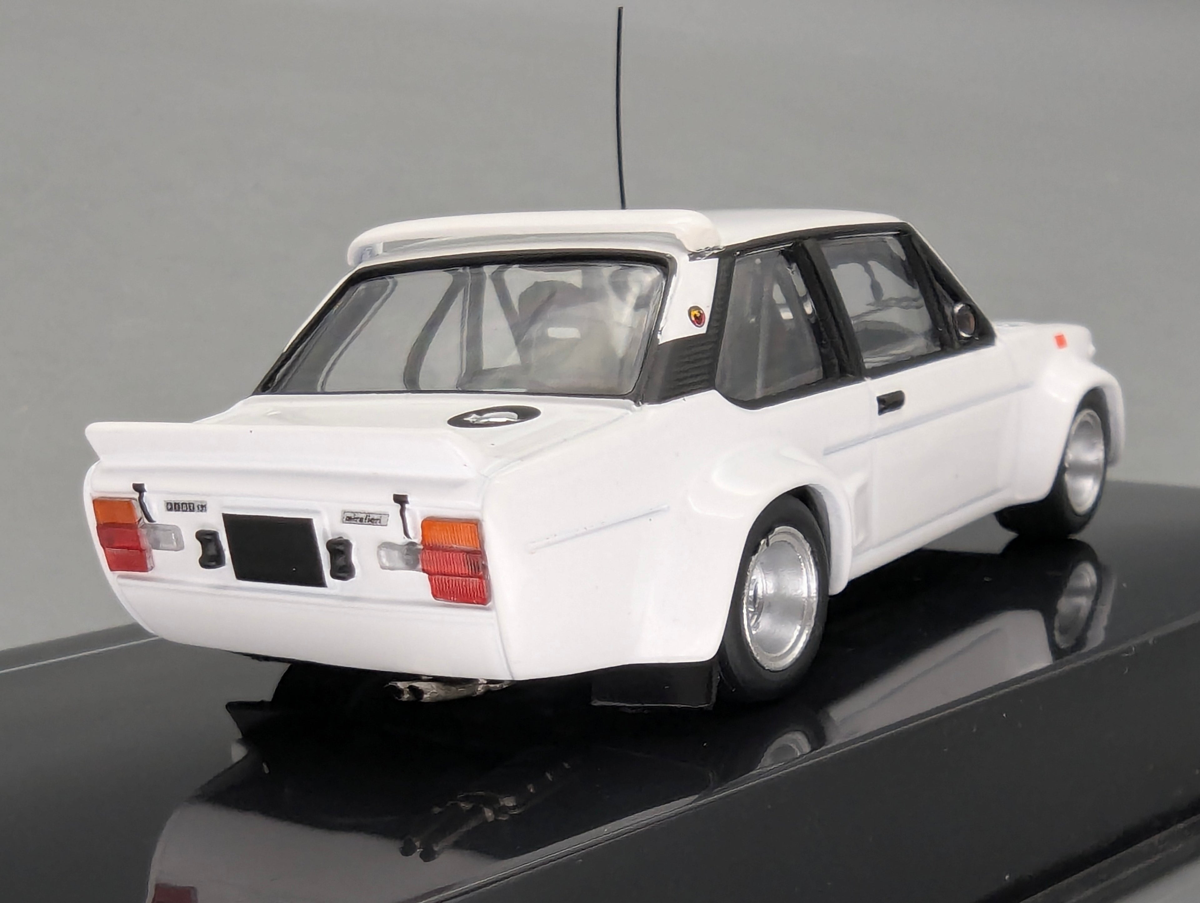 Coches en miniatura 1:43 Minichamps Mercedes Benz SL65 AMG Black Series Plata con embalaje original
