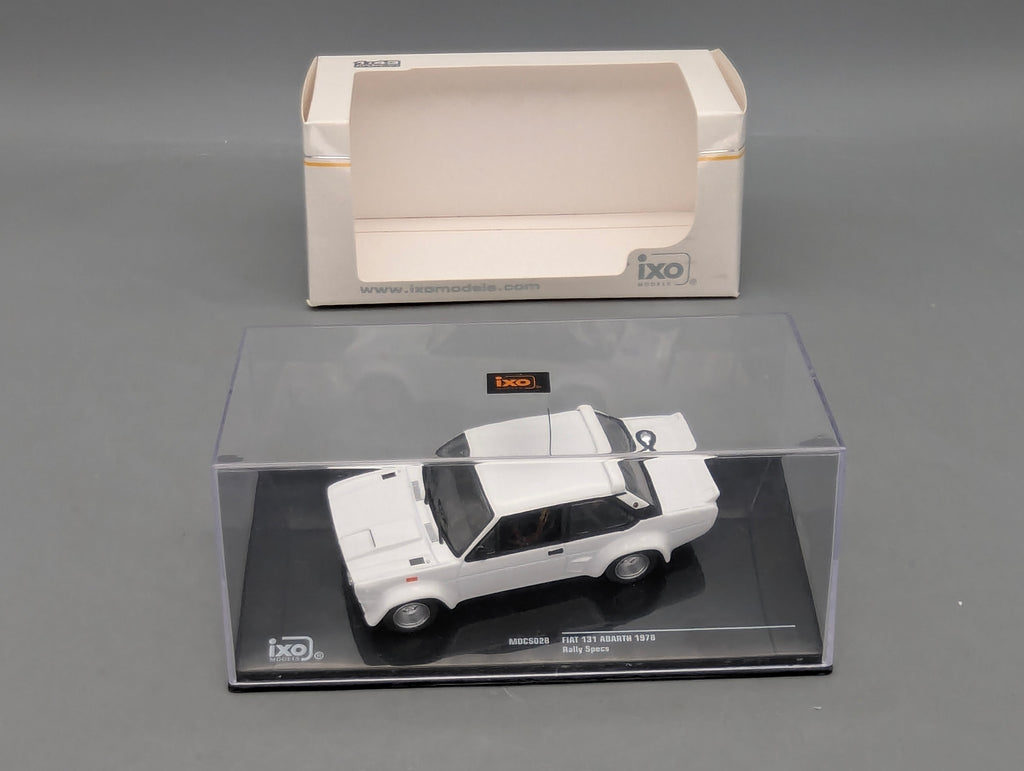 Coches en miniatura 1:43 Minichamps Mercedes Benz SL65 AMG Black Series Plata con embalaje original