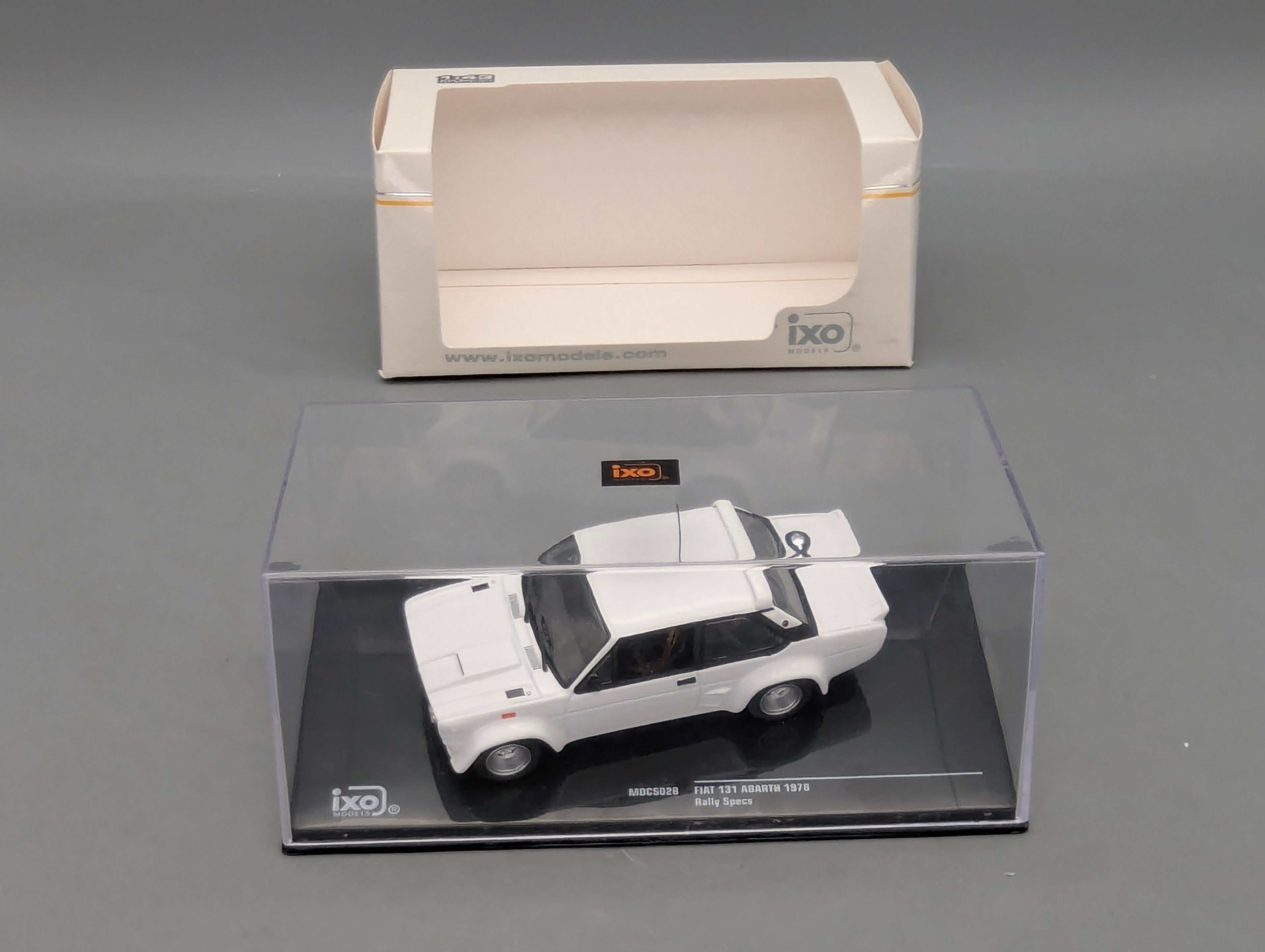 Coches en miniatura 1:43 Minichamps Mercedes Benz SL65 AMG Black Series Plata con embalaje original