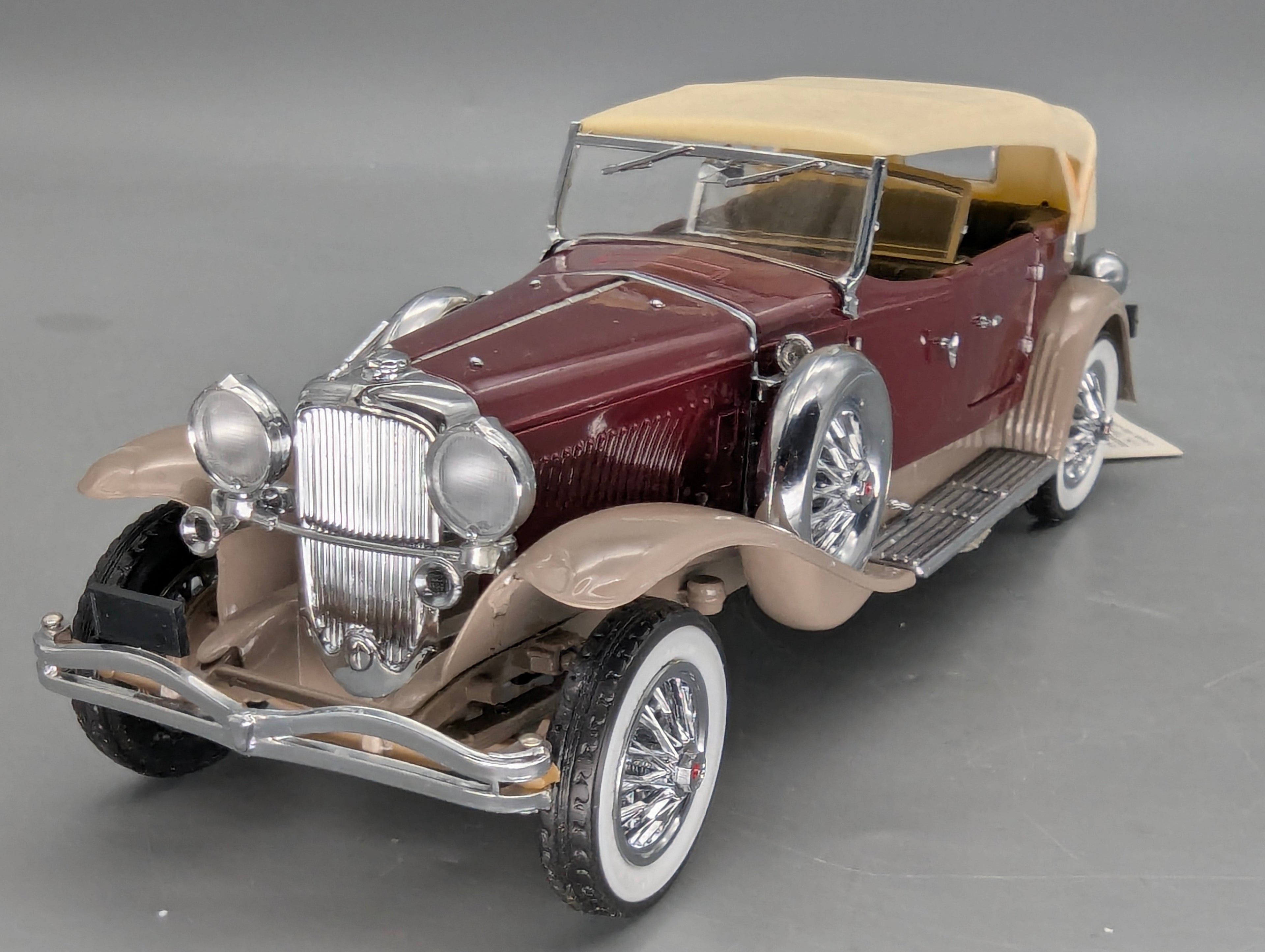 Modellautos 1:24 Franklin Mint Duesenberg J Derham Tourster Weinrot in Styroporbox