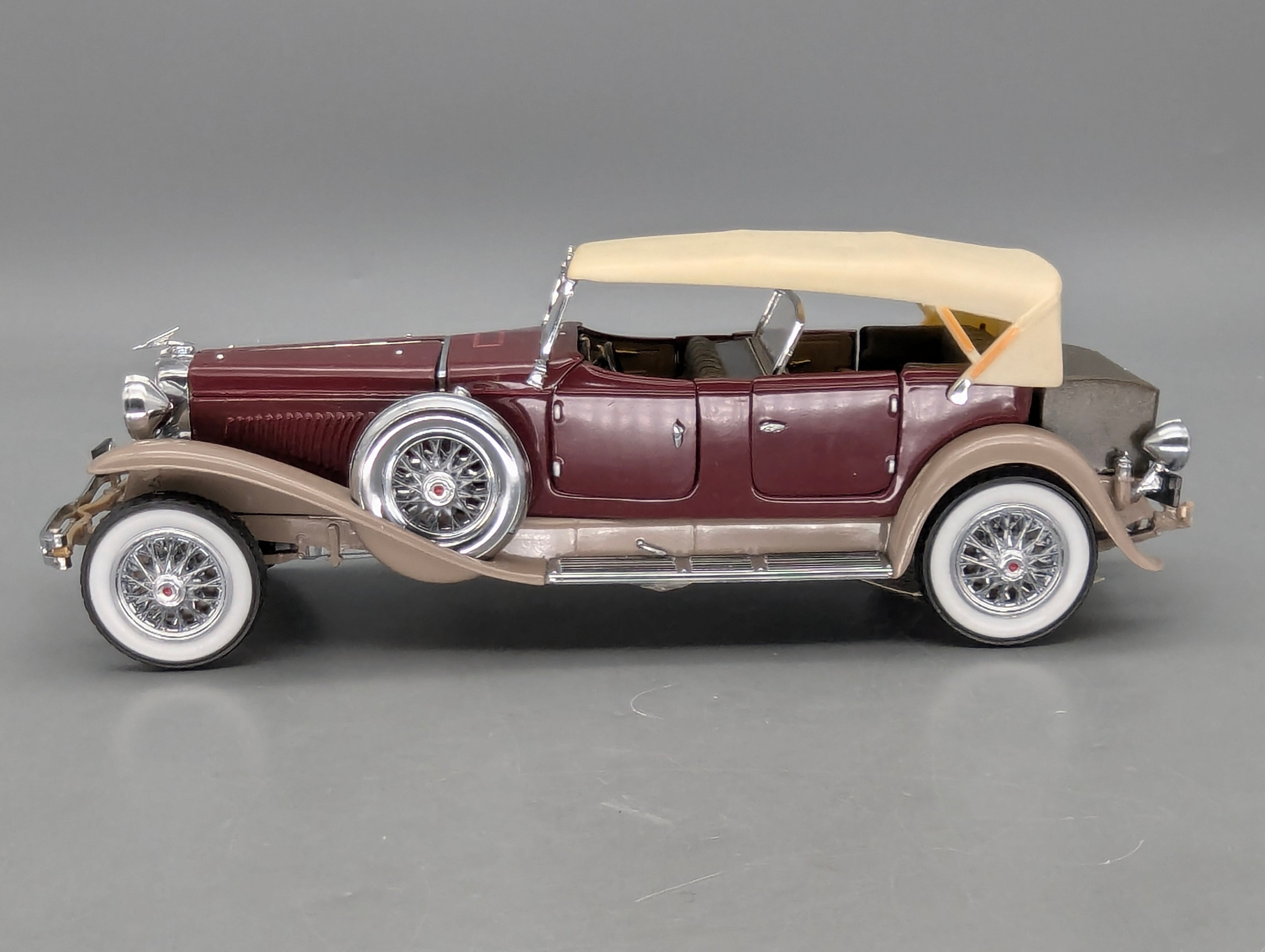 Modellautos 1:24 Franklin Mint Duesenberg J Derham Tourster Weinrot in Styroporbox