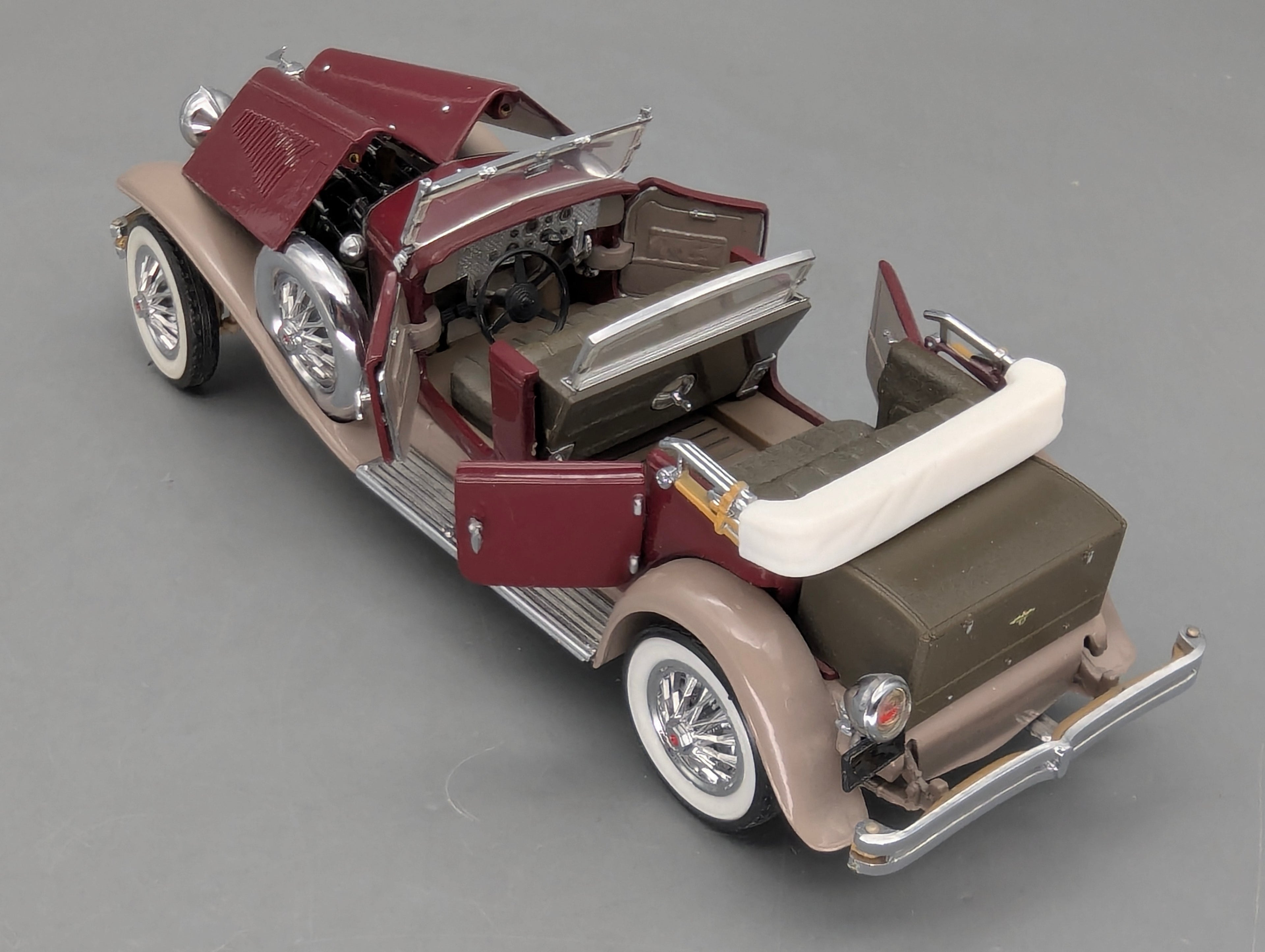 Modellautos 1:24 Franklin Mint Duesenberg J Derham Tourster Weinrot in Styroporbox