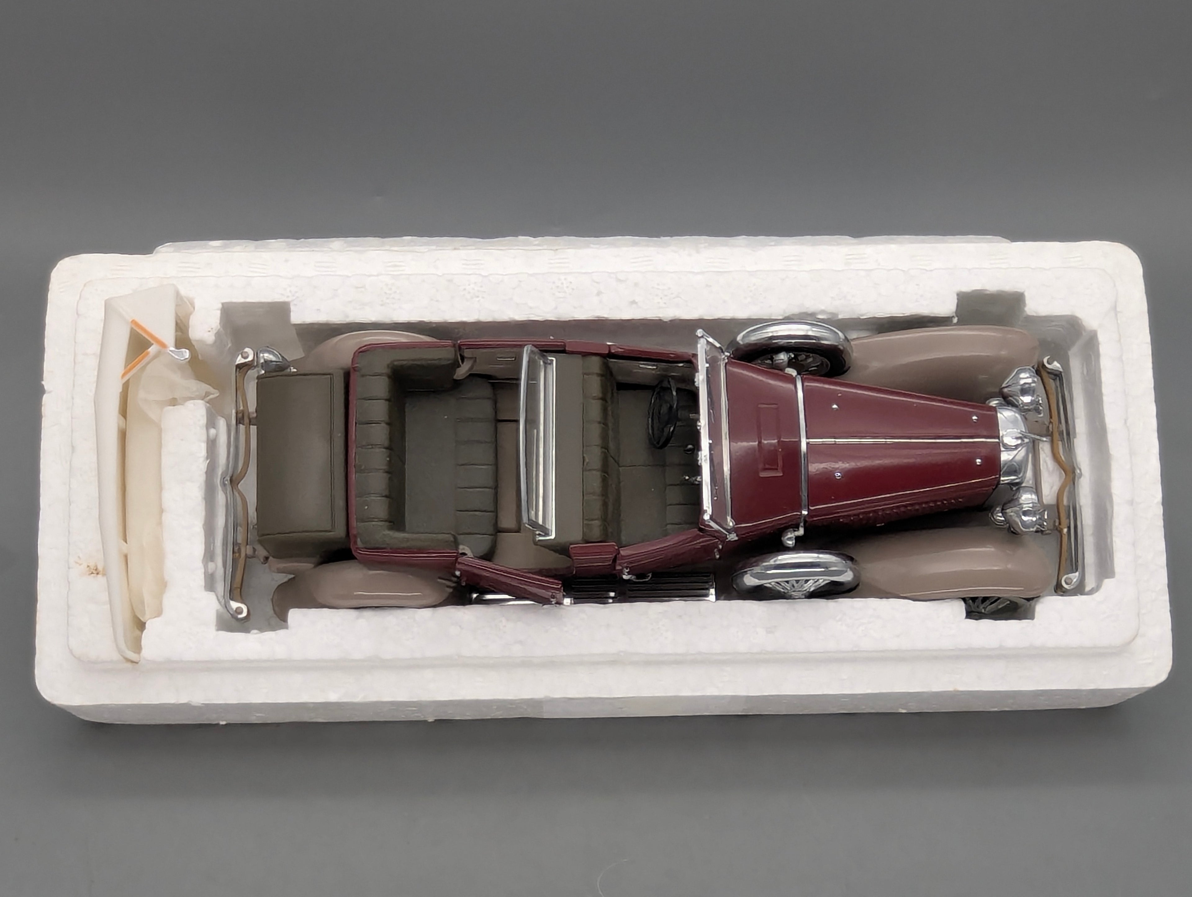 Modellautos 1:24 Franklin Mint Duesenberg J Derham Tourster Weinrot in Styroporbox