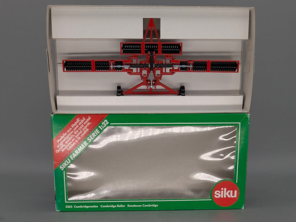 Landwirtschafts Modelle 1:32 Siku Farmer 2263 Cambridgewalze Rot OVP