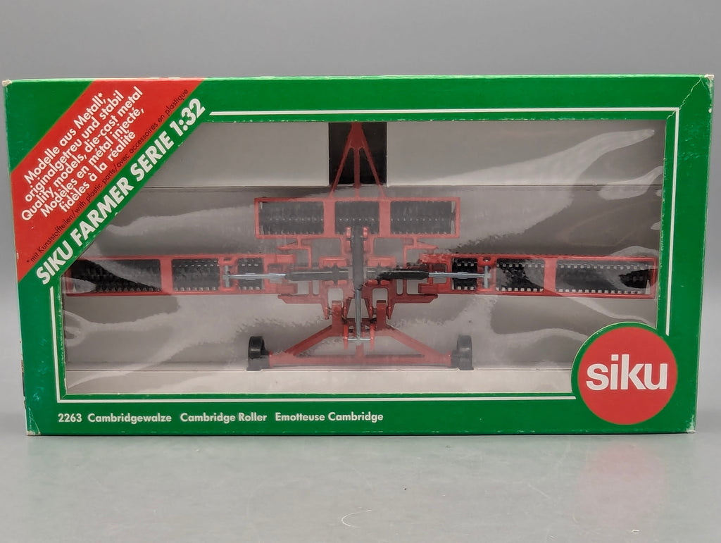 Landwirtschafts Modelle 1:32 Siku Farmer 2263 Cambridgewalze Rot OVP