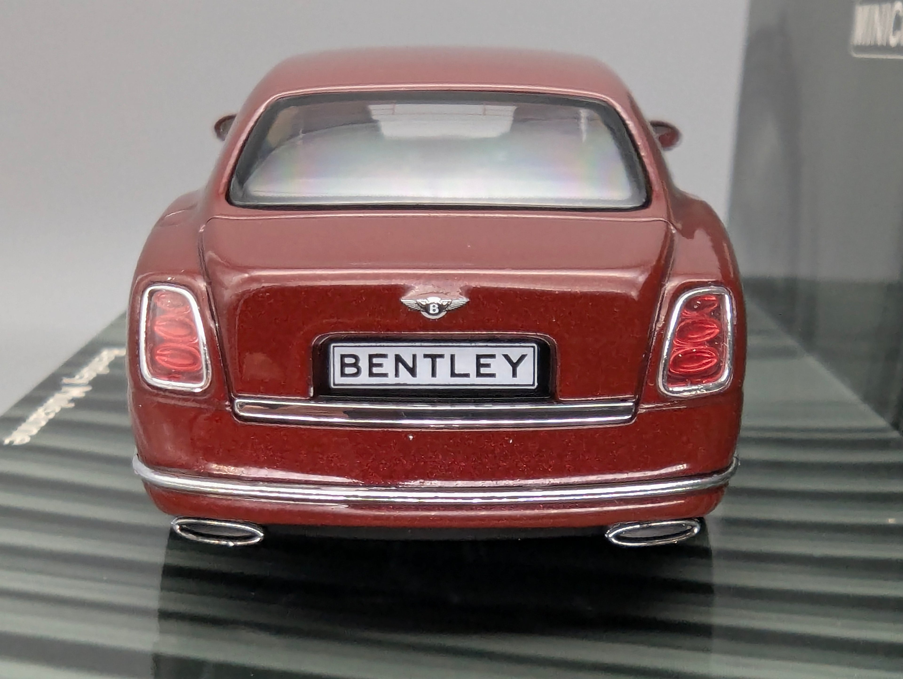 Modellautos 1:43 Minichamps Bentley Mulsanne 2010 Red Metallic mit OVP