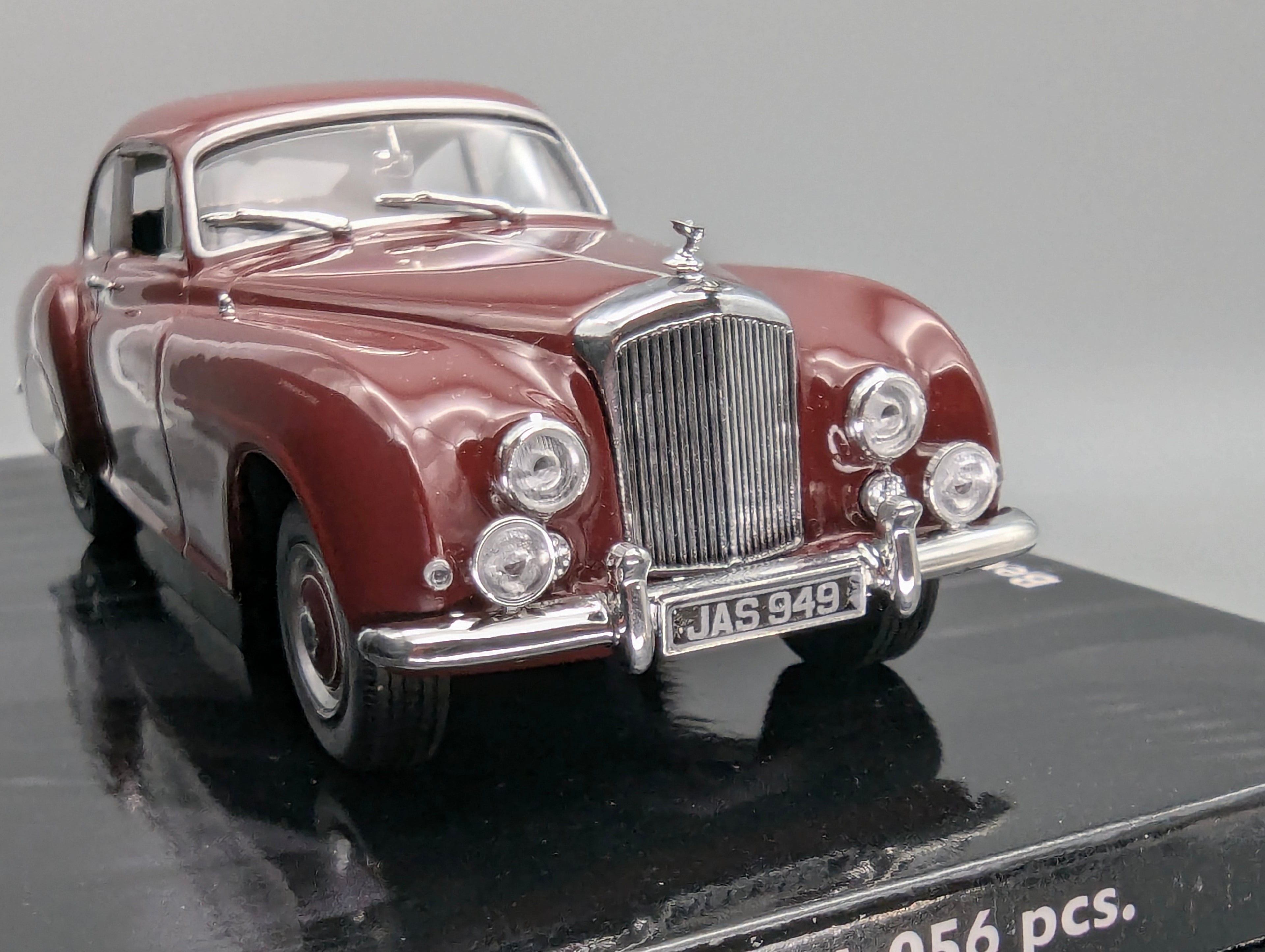Modellautos 1:43 Minichamps Bentley R-Type Continental 1955 Red mit OVP