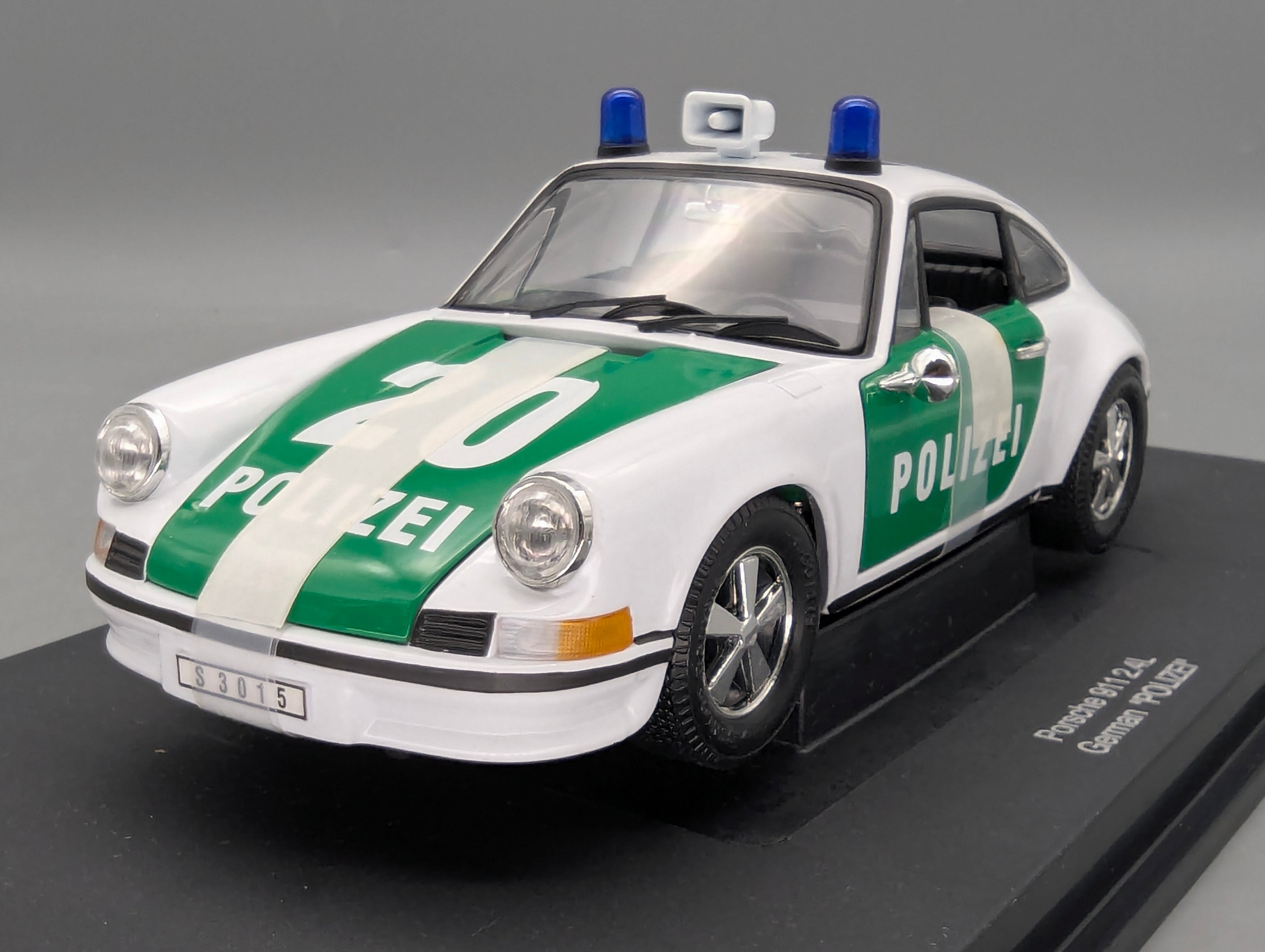 Modellautos 1:18 Universal Hobbies Porsche 911 Polizei OVP