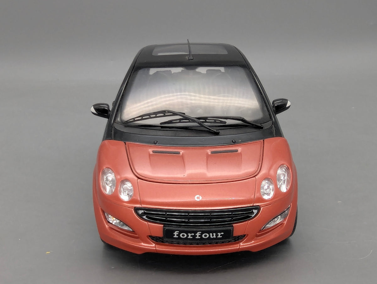 Modellautos 1:18 Kyosho Smart Forfour Flame Red mit Dealer OVP