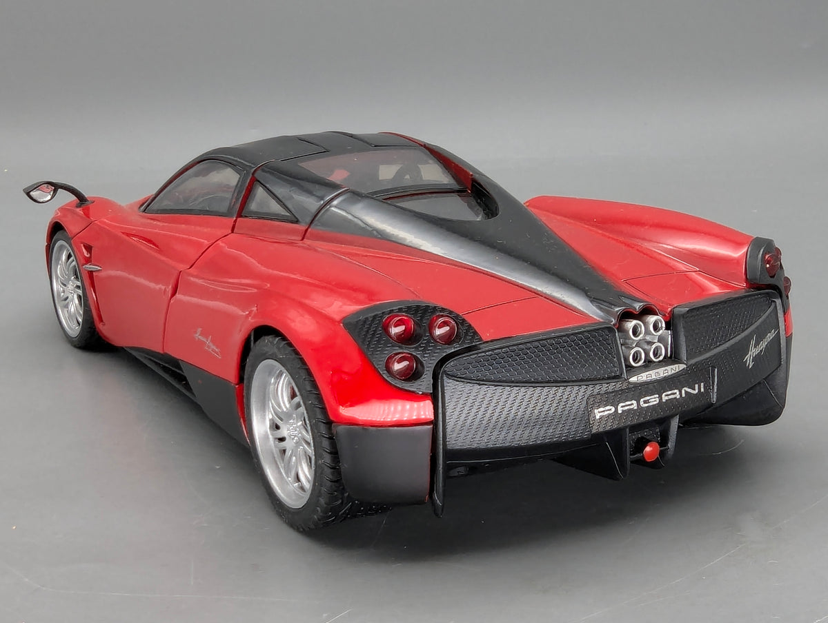 Modellautos 1:18 Motor Max Pagani Huayra Rot Schwarz mit OVP