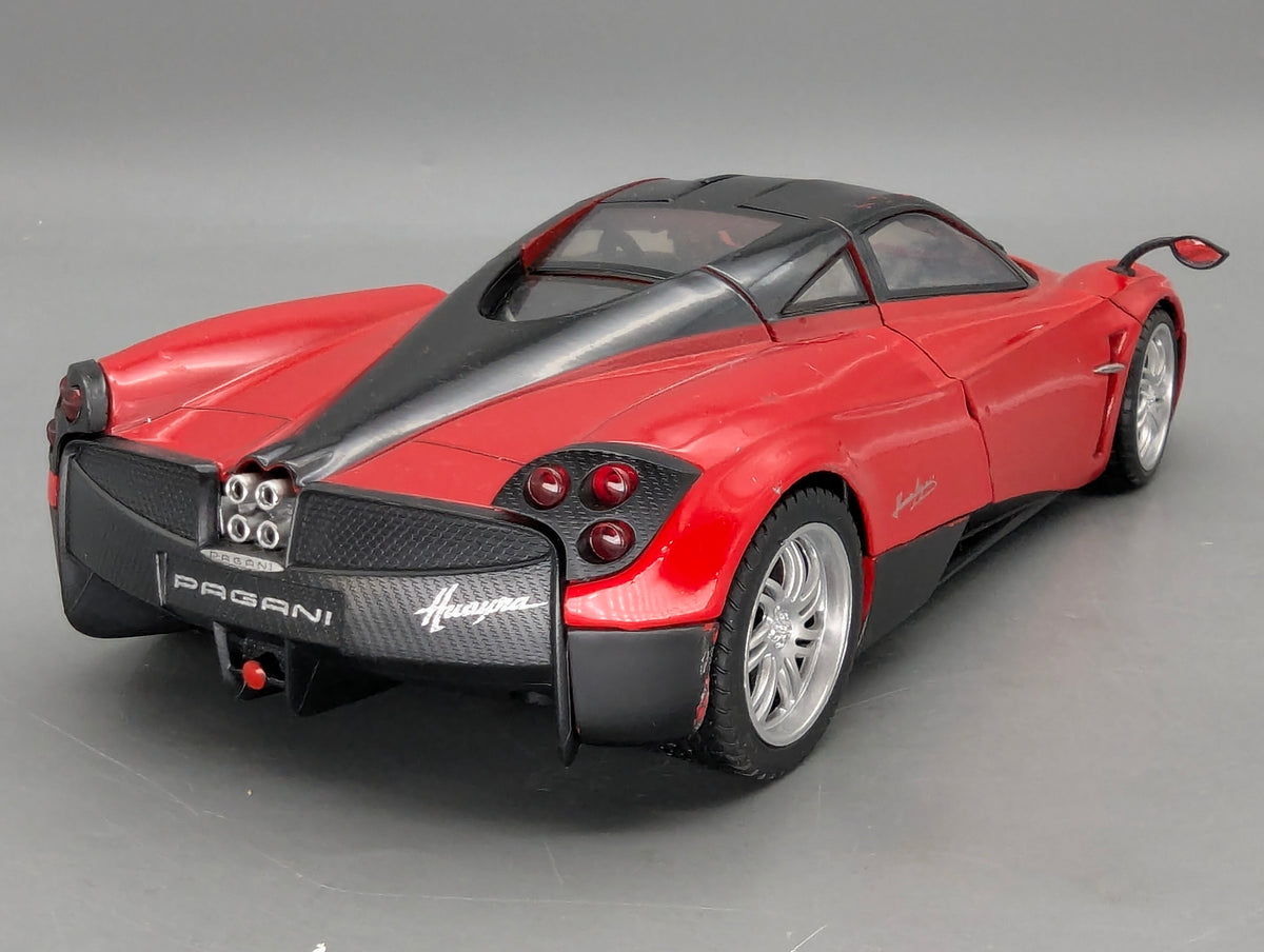 Modellautos 1:18 Motor Max Pagani Huayra Rot Schwarz mit OVP