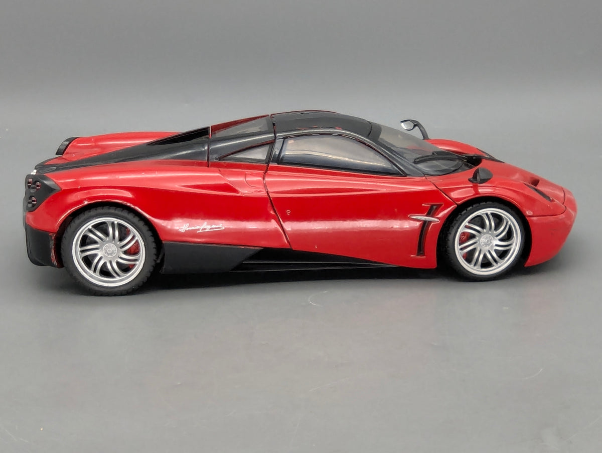 Modellautos 1:18 Motor Max Pagani Huayra Rot Schwarz mit OVP