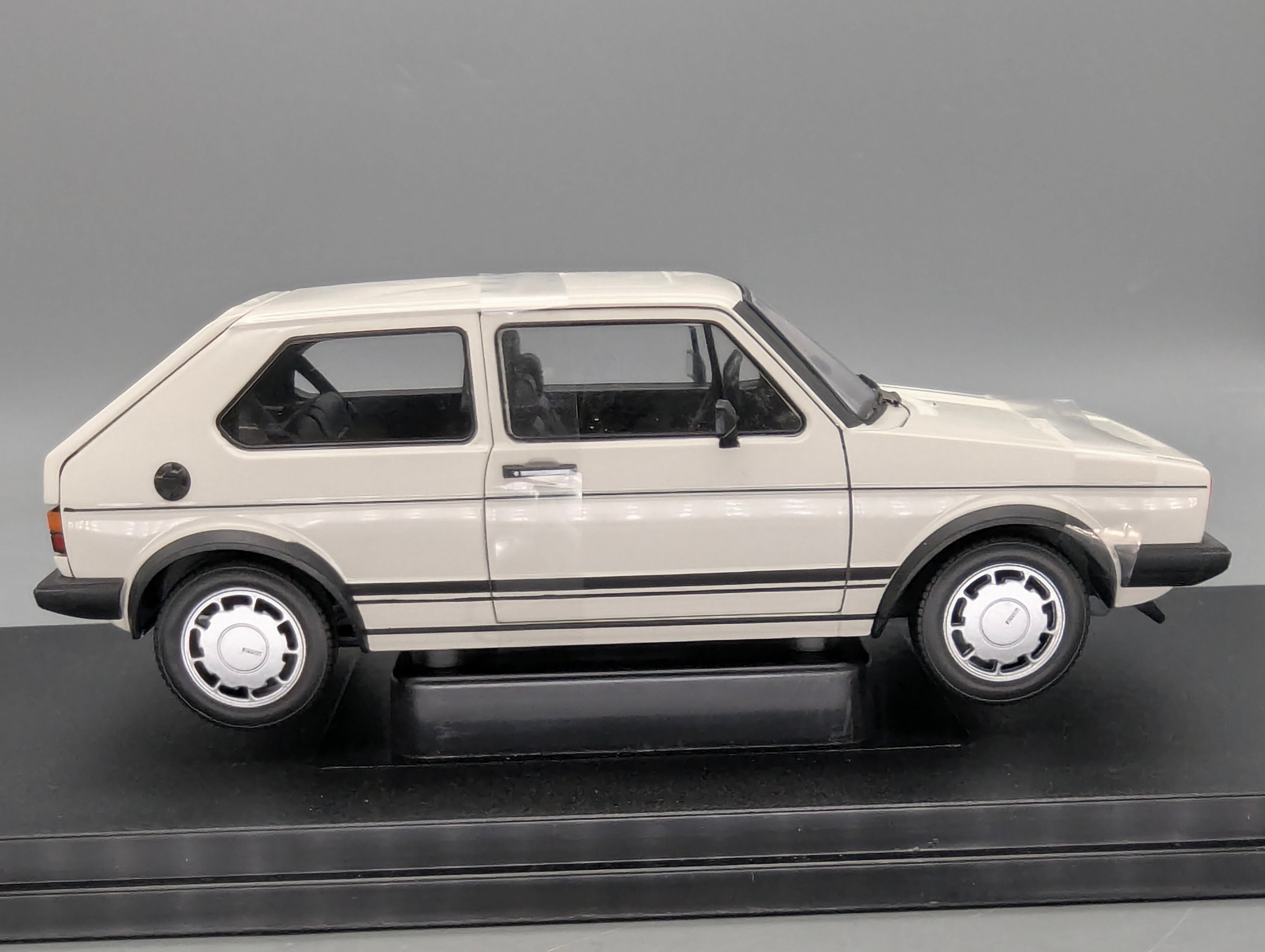 Modellautos 1:18 Welly Nex Volkswagen VW Golf 1 GTI mit OVP