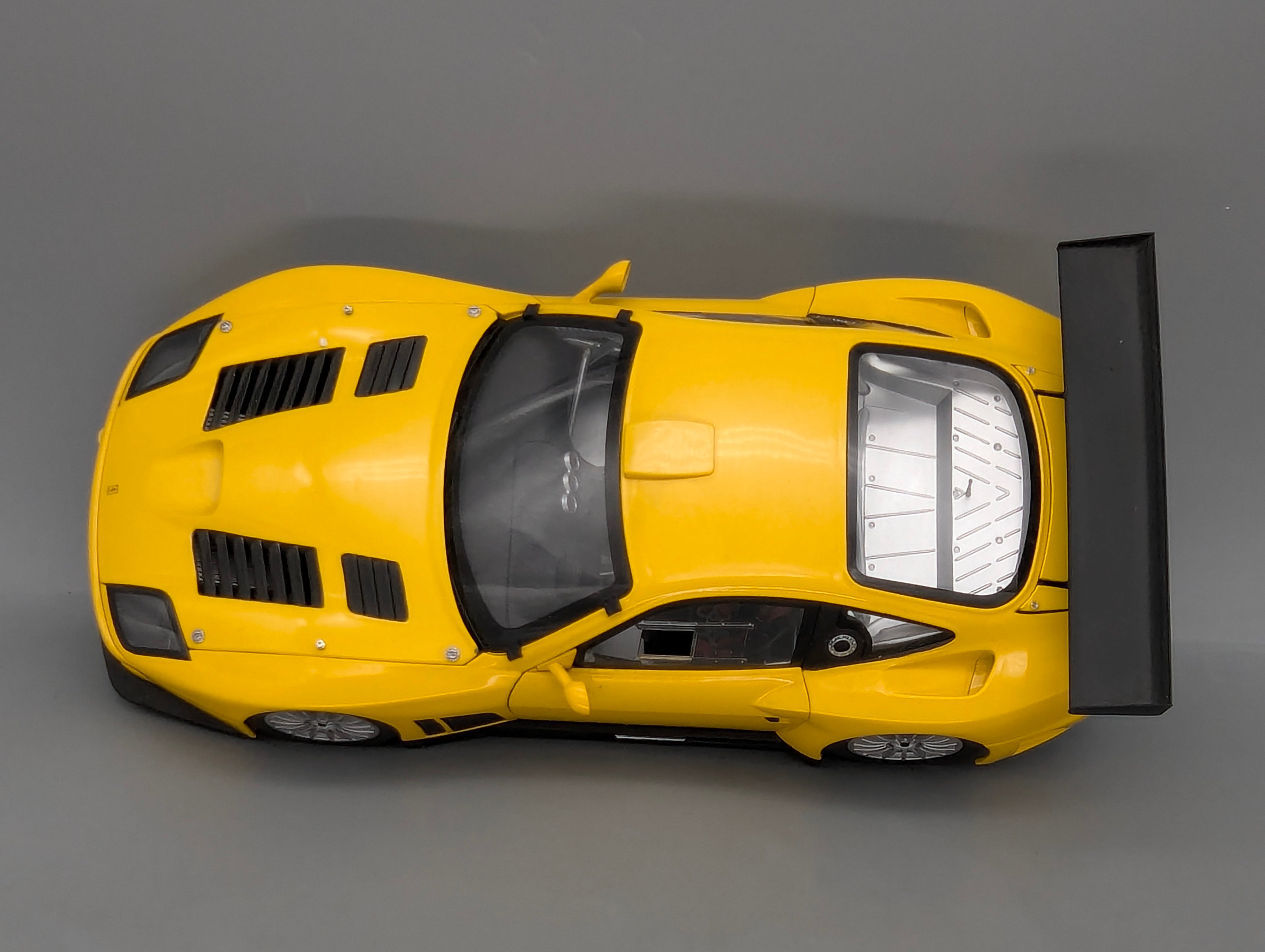 Modellautos 1:18 Kyosho Ferrari 575 GTC 2004 Yellow mit OVP