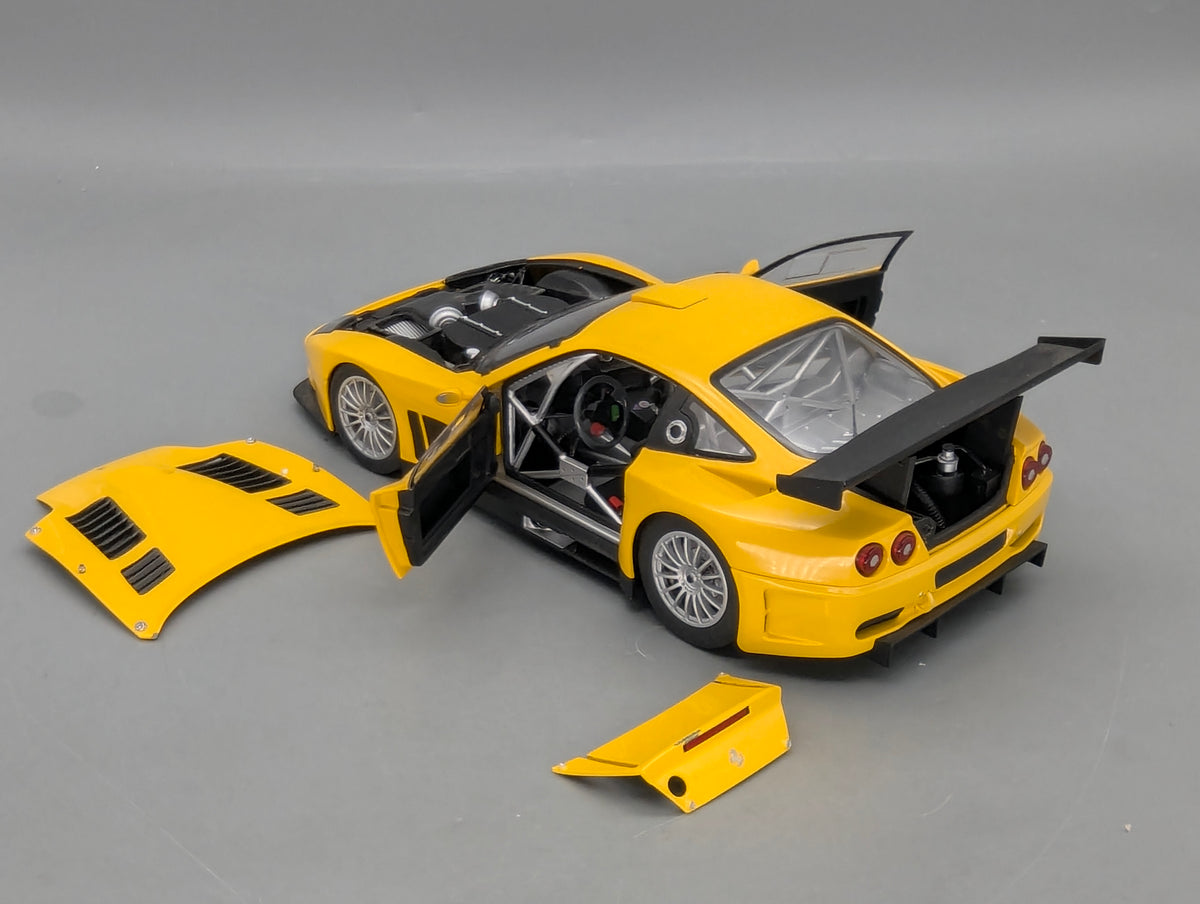 Modellautos 1:18 Kyosho Ferrari 575 GTC 2004 Yellow mit OVP