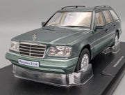 Modellautos 1:18 Triple 9 Mercedes Benz E-Klasse T-Modell S124 E 300 Turbodiesel Malachitgrün OVP