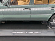 Modellautos 1:18 Triple 9 Mercedes Benz E-Klasse T-Modell S124 E 300 Turbodiesel Malachitgrün OVP