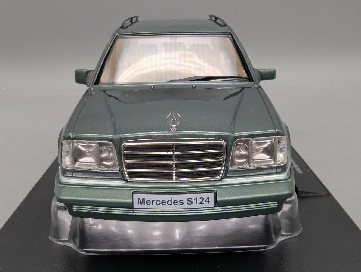 Modellautos 1:18 Triple 9 Mercedes Benz E-Klasse T-Modell S124 E 300 Turbodiesel Malachitgrün OVP