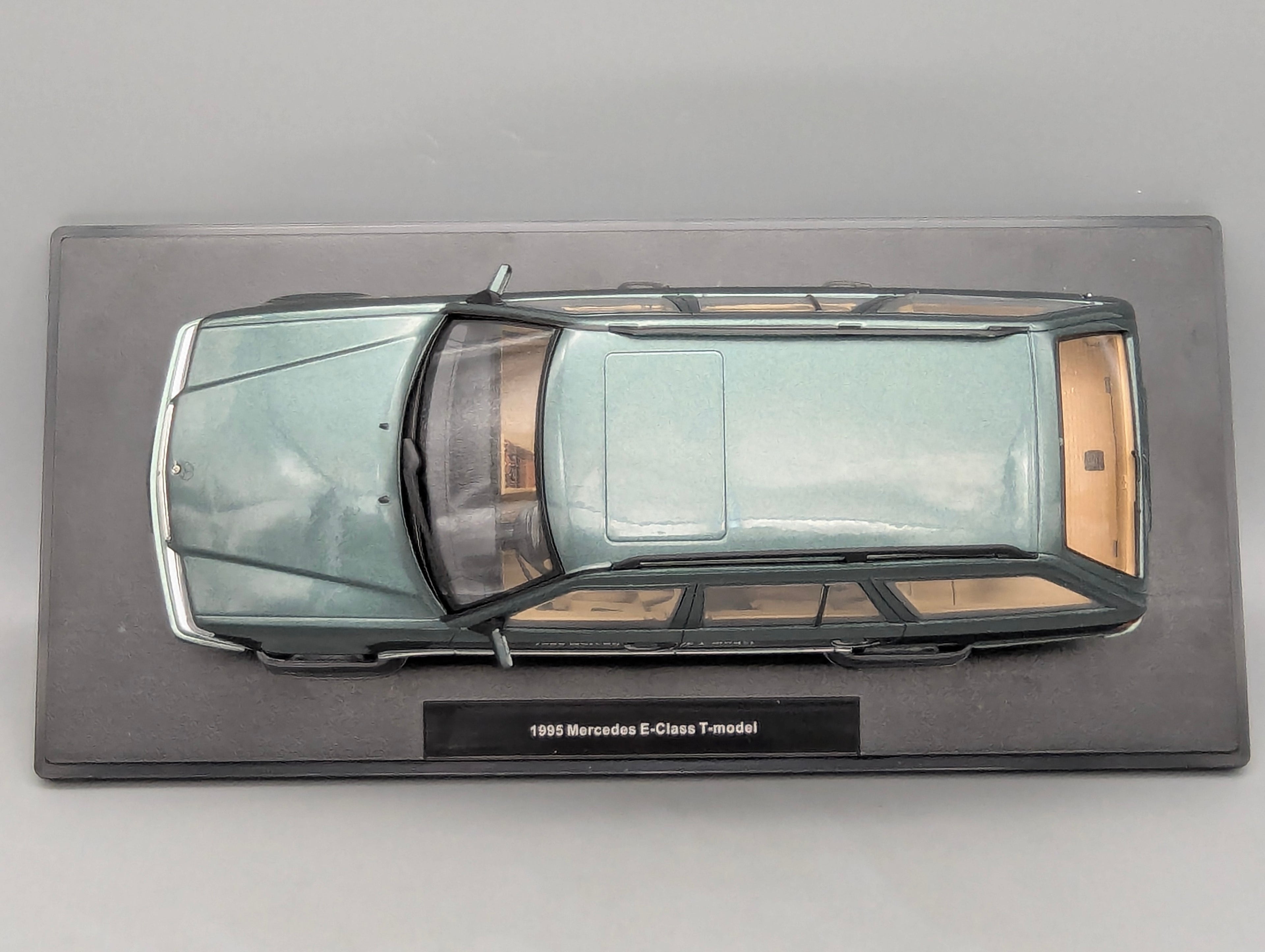 Modellautos 1:18 Triple 9 Mercedes Benz E-Klasse T-Modell S124 E 300 Turbodiesel Malachitgrün OVP