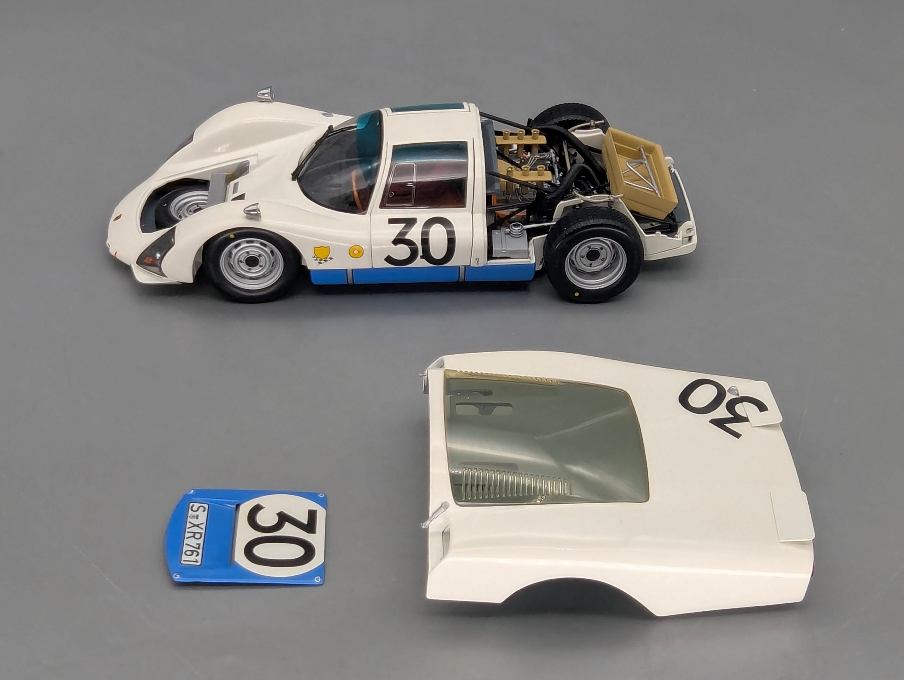 Modellautos 1:18 Minichamps Porsche 906LE 24h Le Mans 1966 #30 mit OVP