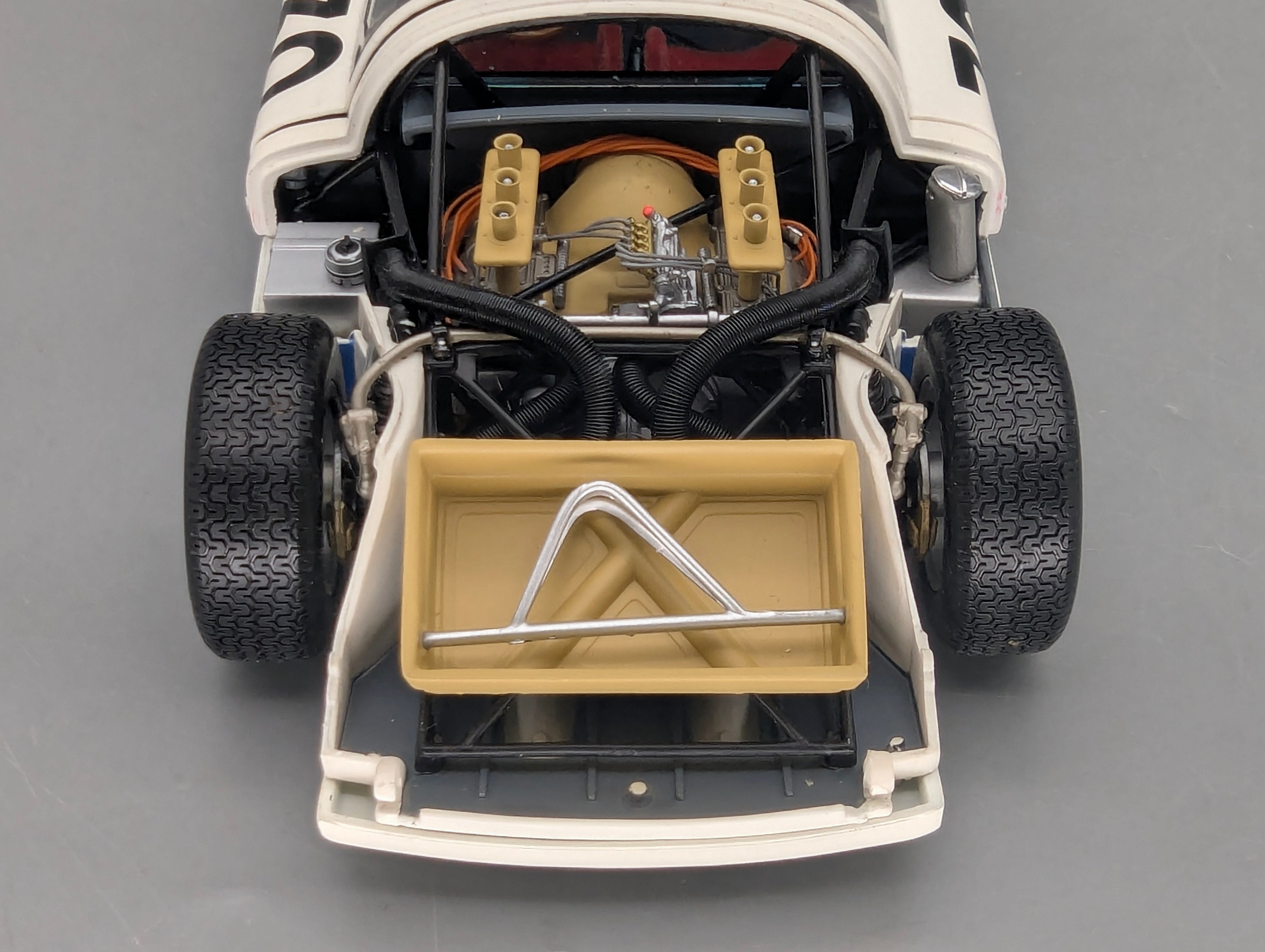 Modellautos 1:18 Minichamps Porsche 906LE 24h Le Mans 1966 #30 mit OVP