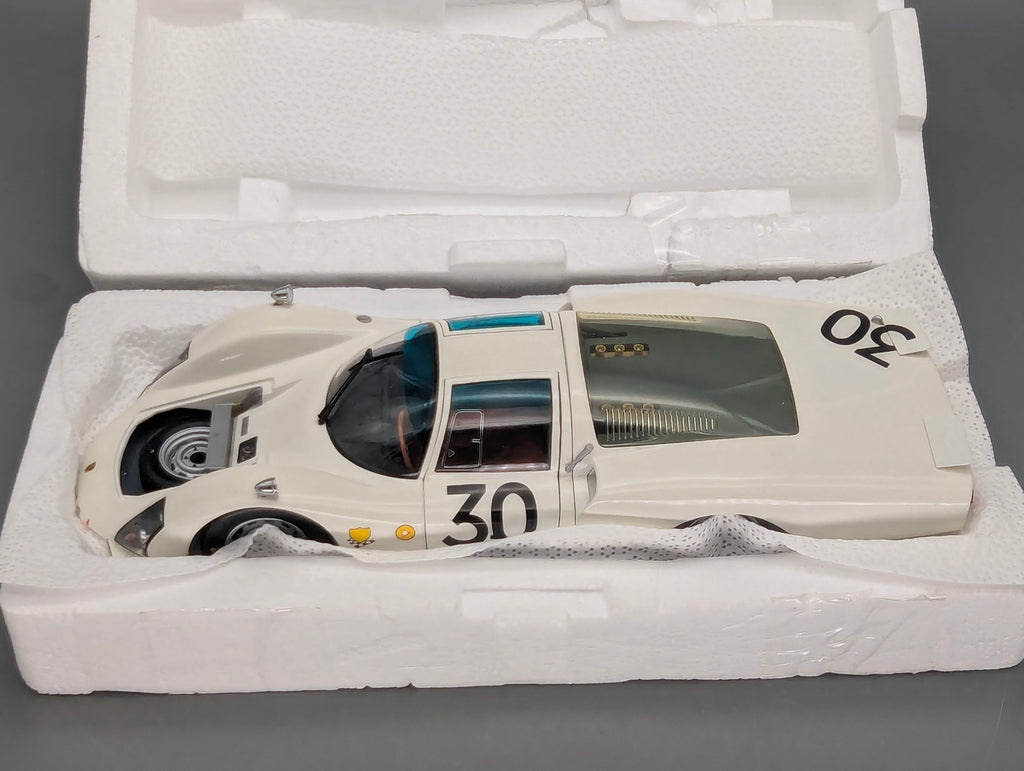 Modellautos 1:18 Minichamps Porsche 906LE 24h Le Mans 1966 #30 mit OVP