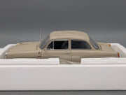 Modellautos 1:18 Minichamps Volkswagen VW 1600 L 1970 Creme mit OVP