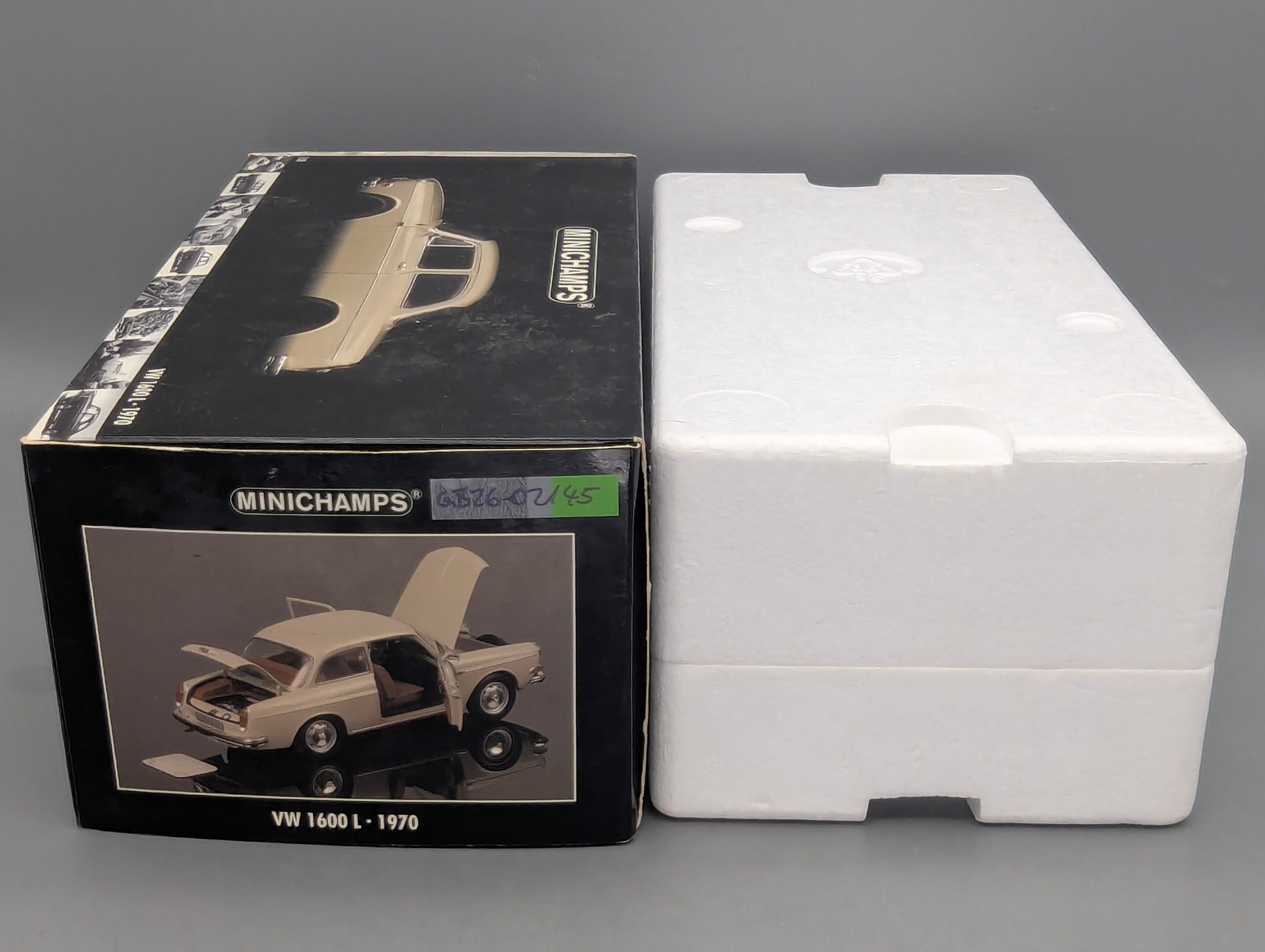 Modellautos 1:18 Minichamps Volkswagen VW 1600 L 1970 Creme mit OVP
