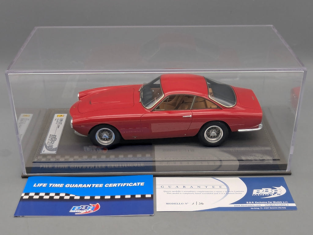 Modellautos 1:18 BBR Ferrari 250 GT Lusso S/N 4335 GT 1963 Rot Ltd 01/36 mit Lederplatte Vitrine OVP