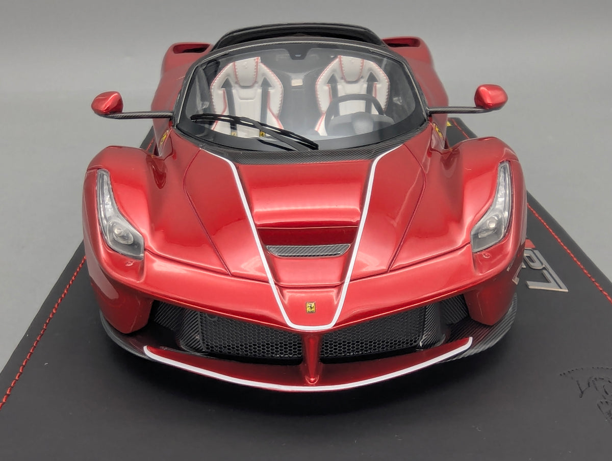 Modellautos 1:18 BBR Ferrari LaFerrari Aperta Rosso Fuoco Ltd 15/20 mit Lederplatte Vitrine OVP