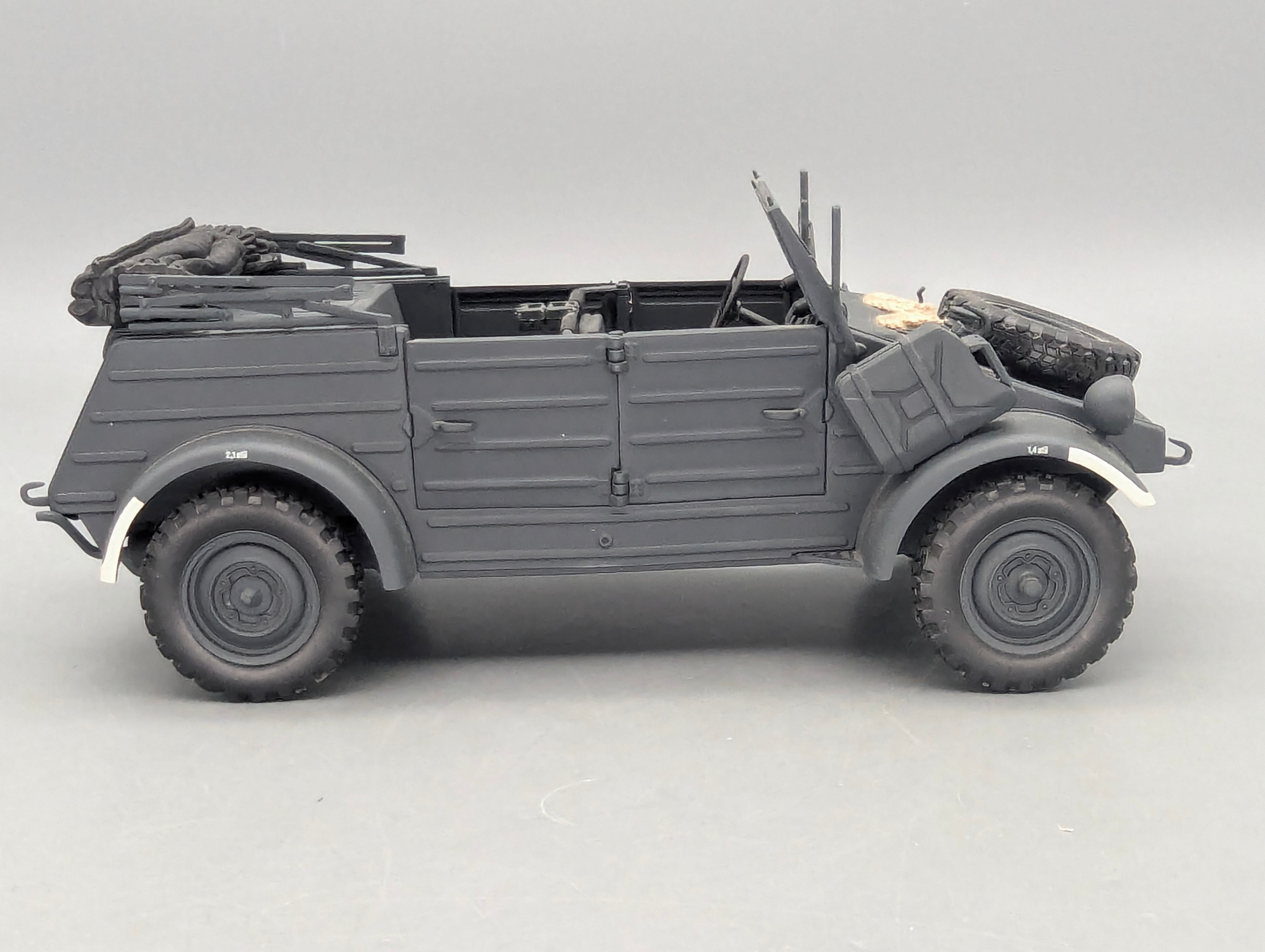 Modellautos 1:18 Minichamps Volkswagen VW Type 82 Kübelwagen 1941 mit OVP