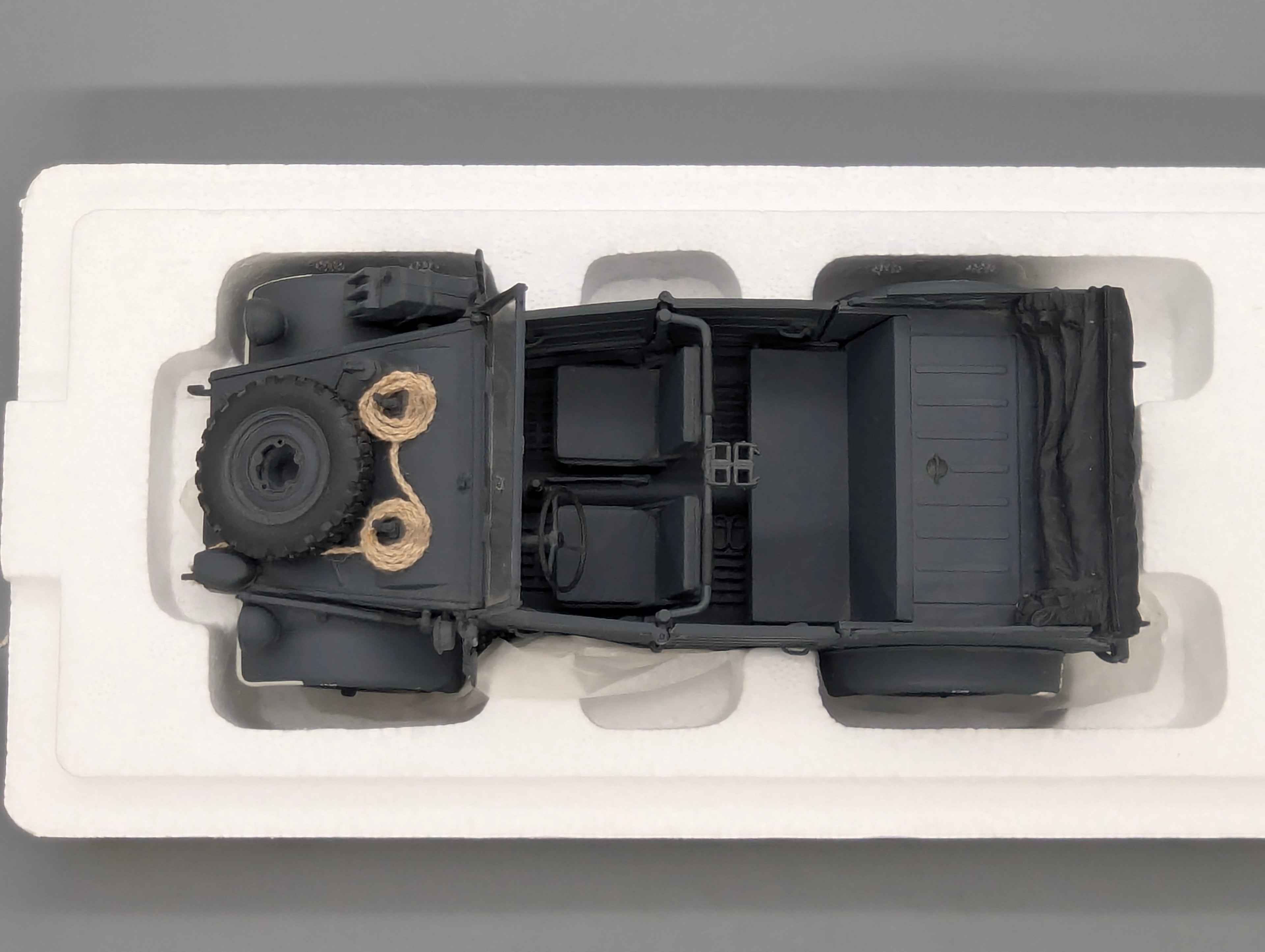 Modellautos 1:18 Minichamps Volkswagen VW Type 82 Kübelwagen 1941 mit OVP