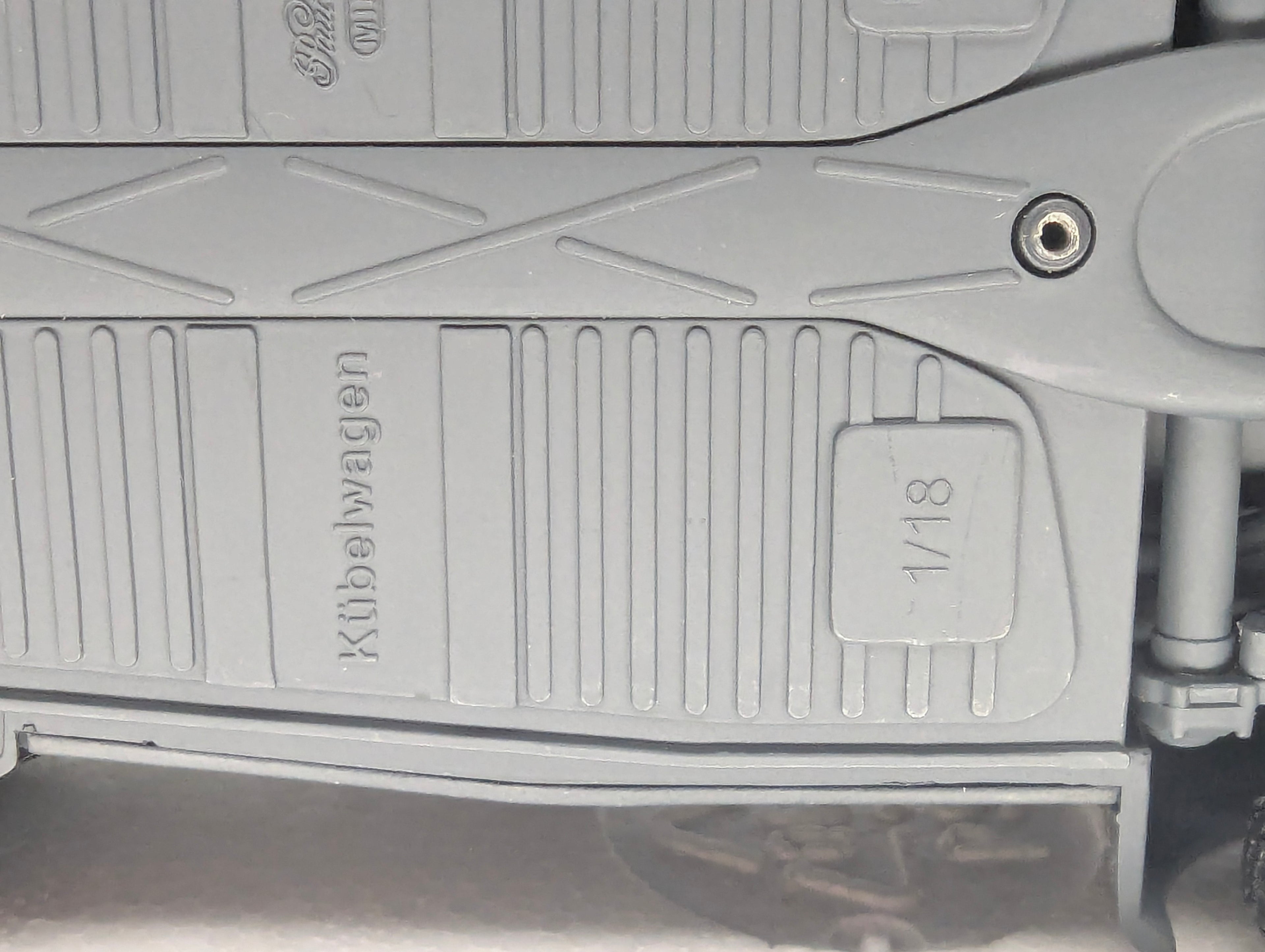 Modellautos 1:18 Minichamps Volkswagen VW Type 82 Kübelwagen 1941 mit OVP