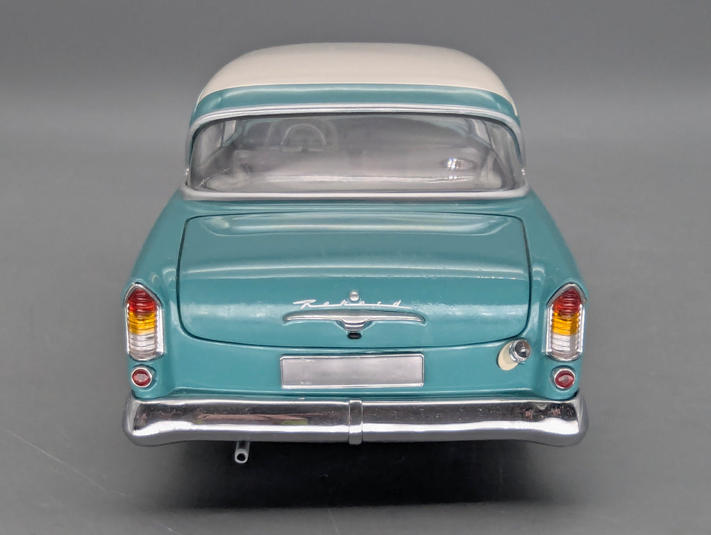 Model Cars 1:43 Minichamps Mercedes Benz SL65 AMG Black Series Silver with original packaging