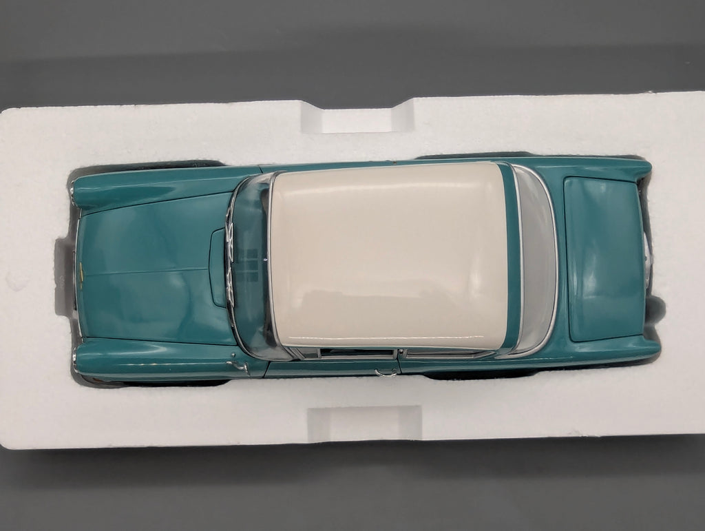 Model Cars 1:43 Minichamps Mercedes Benz SL65 AMG Black Series Silver with original packaging
