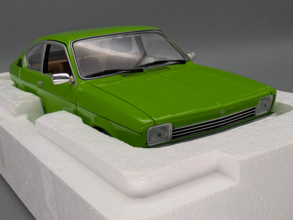 Modellautos 1:18 Minichamps Opel Kadett C Coupe 1976 Grün mit OVP
