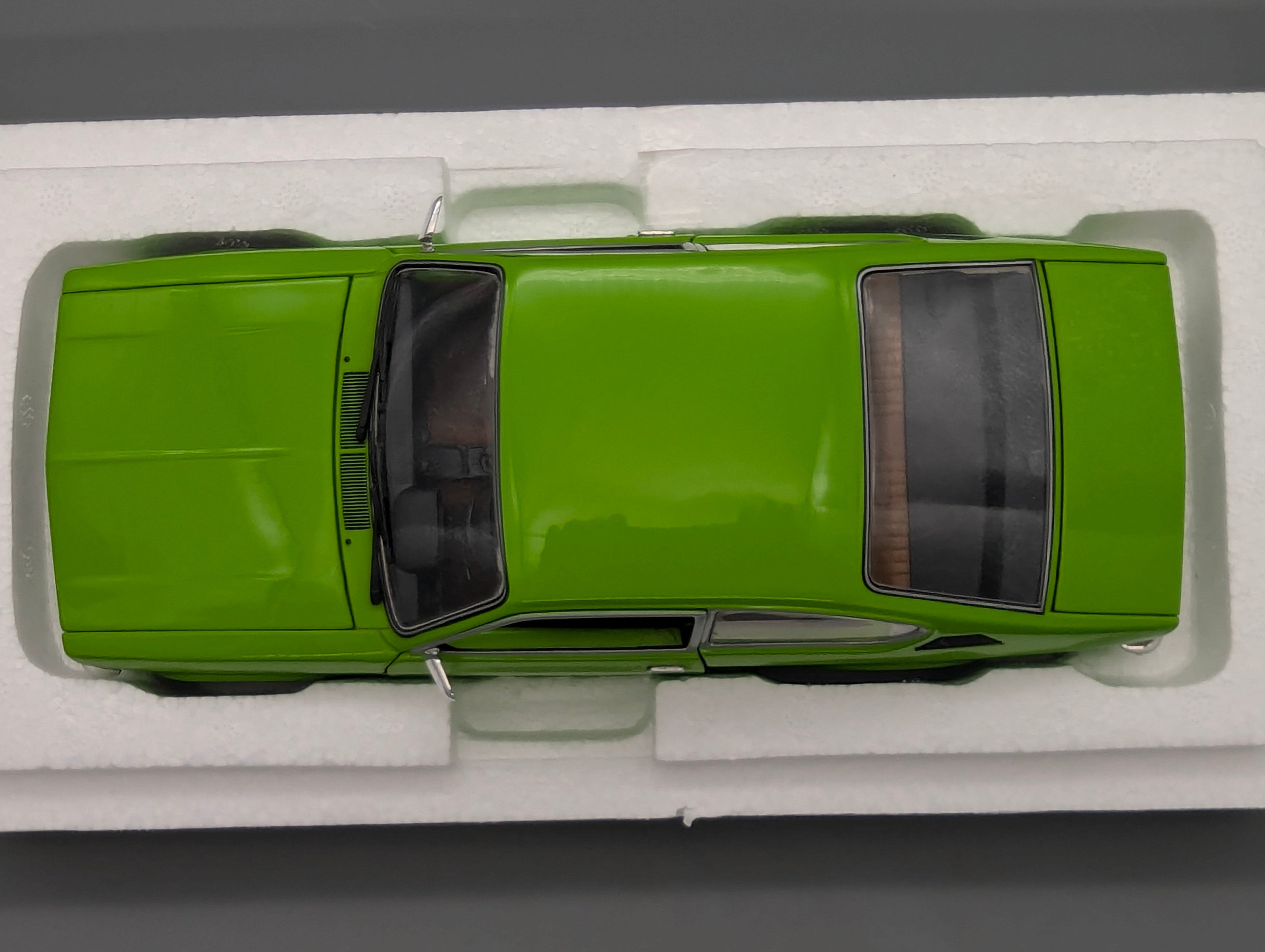 Modellautos 1:18 Minichamps Opel Kadett C Coupe 1976 Grün mit OVP