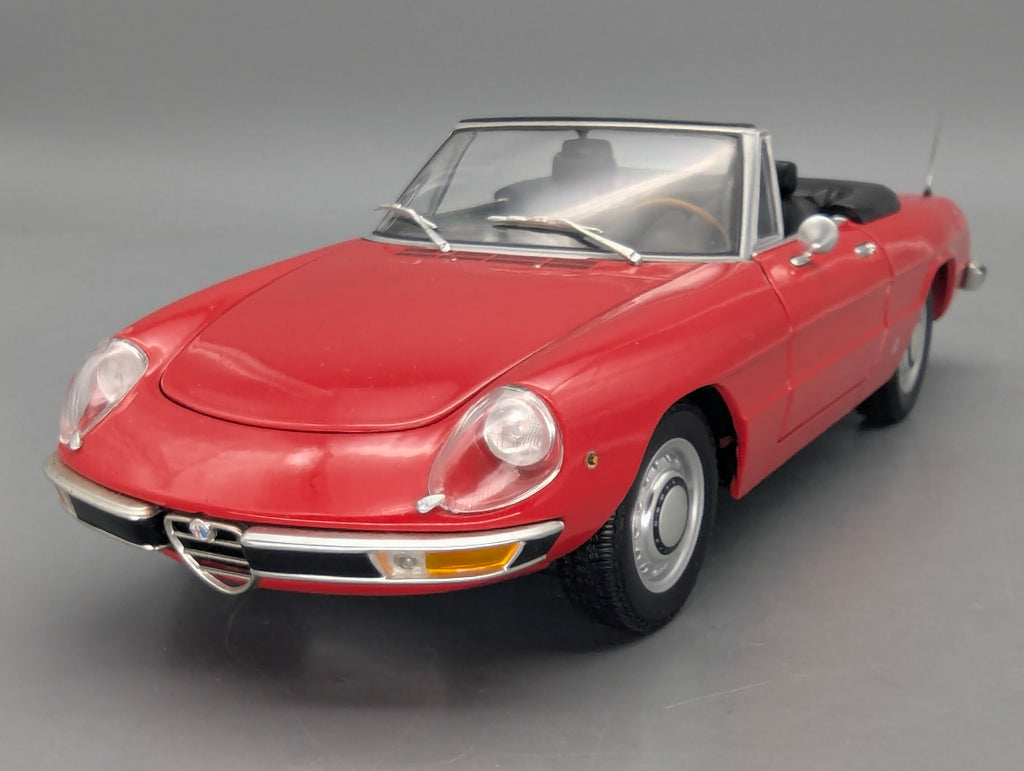 Modellautos 1:18 Minichamps Alfa Romeo 2000 Spider 1970 Rot mit OVP