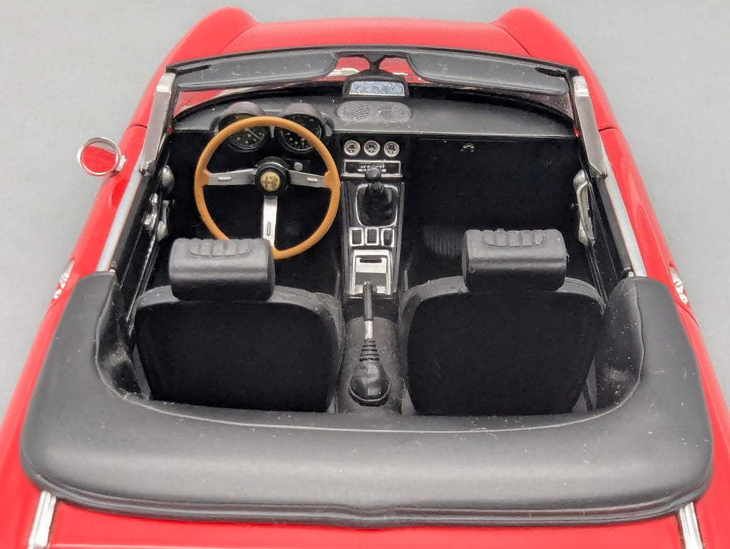 Modellautos 1:18 Minichamps Alfa Romeo 2000 Spider 1970 Rot mit OVP