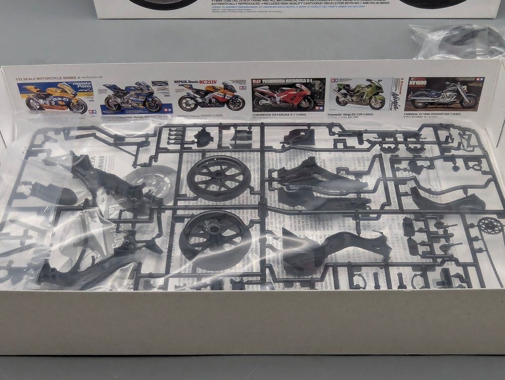 Motorrad Modell Bausatz 1:12 Tamiya Yamaha YZR-M1 '04 mit OVP
