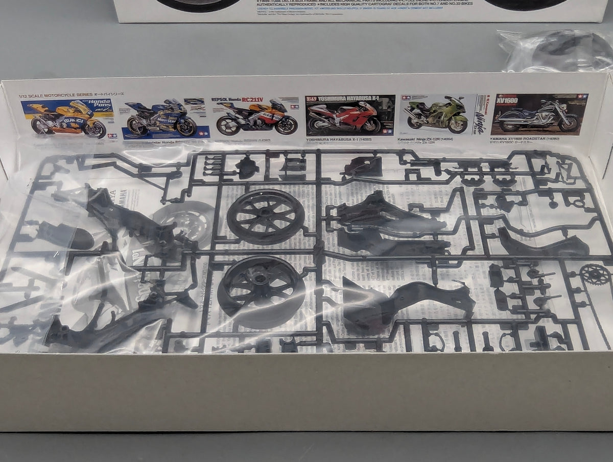 Motorrad Modell Bausatz 1:12 Tamiya Yamaha YZR-M1 '04 mit OVP