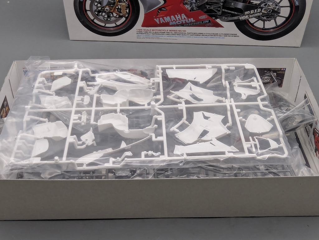 Motorrad Modell Bausatz 1:12 Tamiya Yamaha YZR-M1 '04 mit OVP