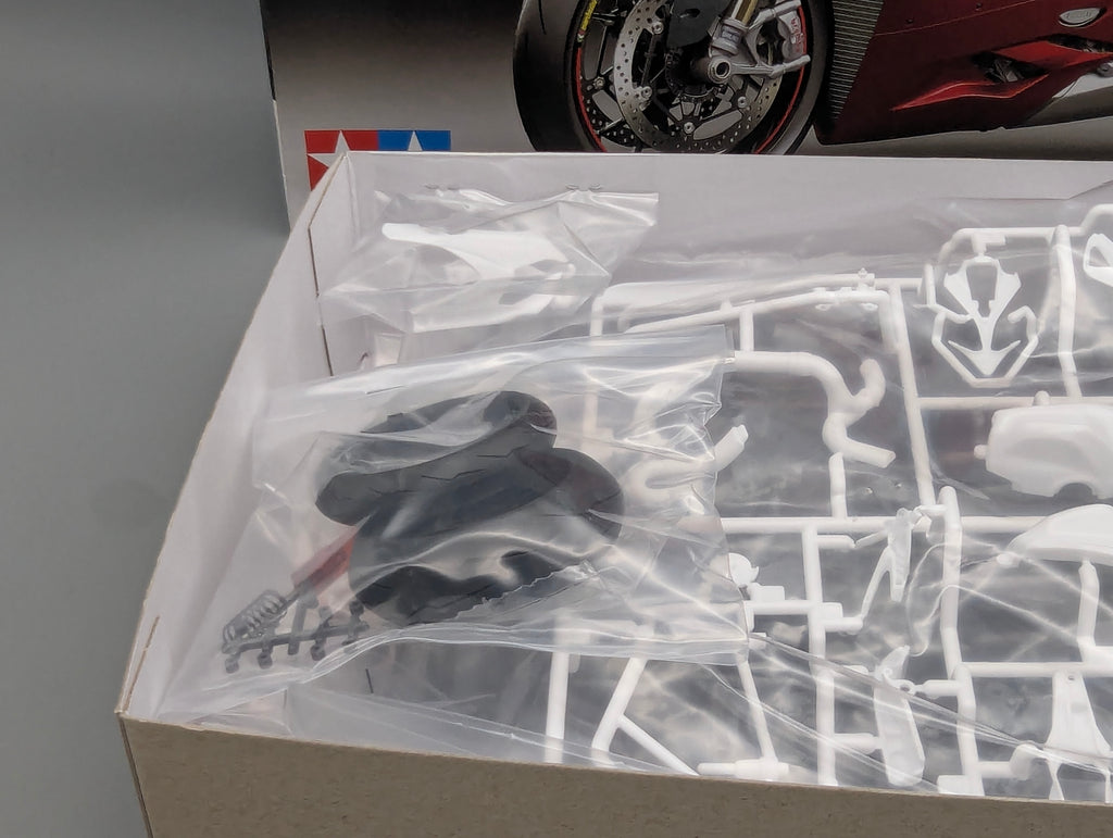 Motorrad Modell Bausatz 1:12 Tamiya Ducati 1199 Panigale S mit OVP